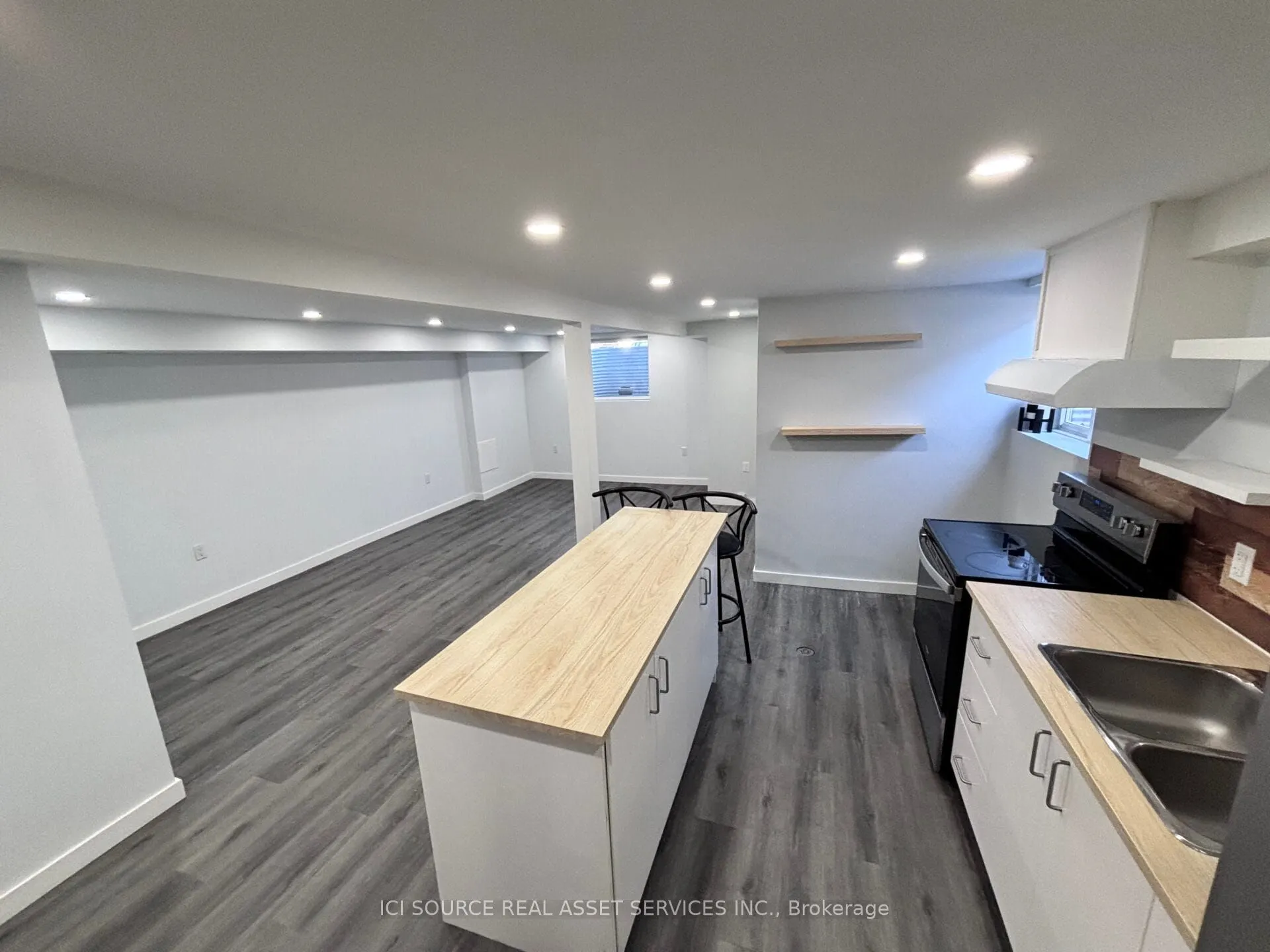 73 Marc Boulevard