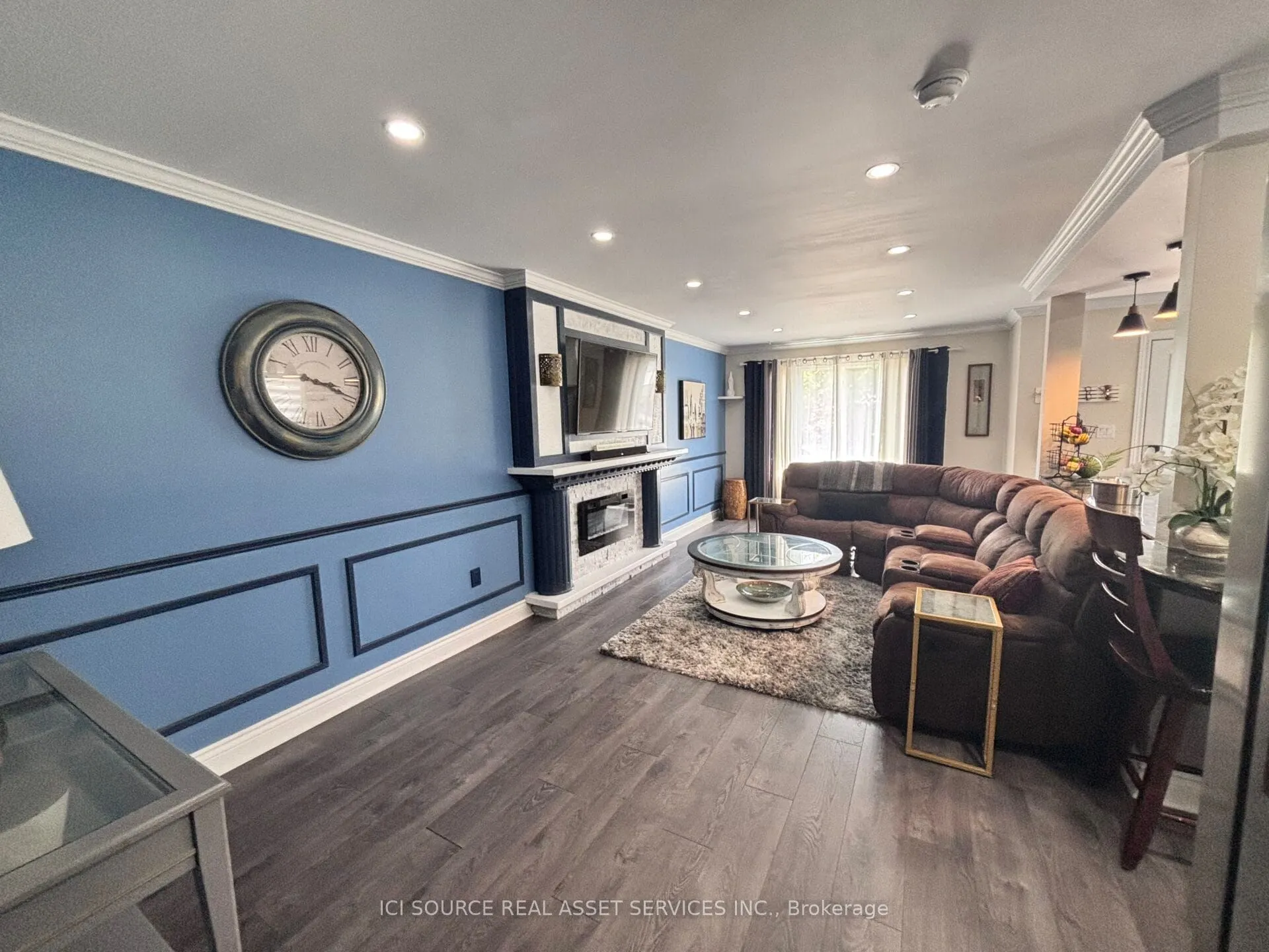 73 Marc Boulevard