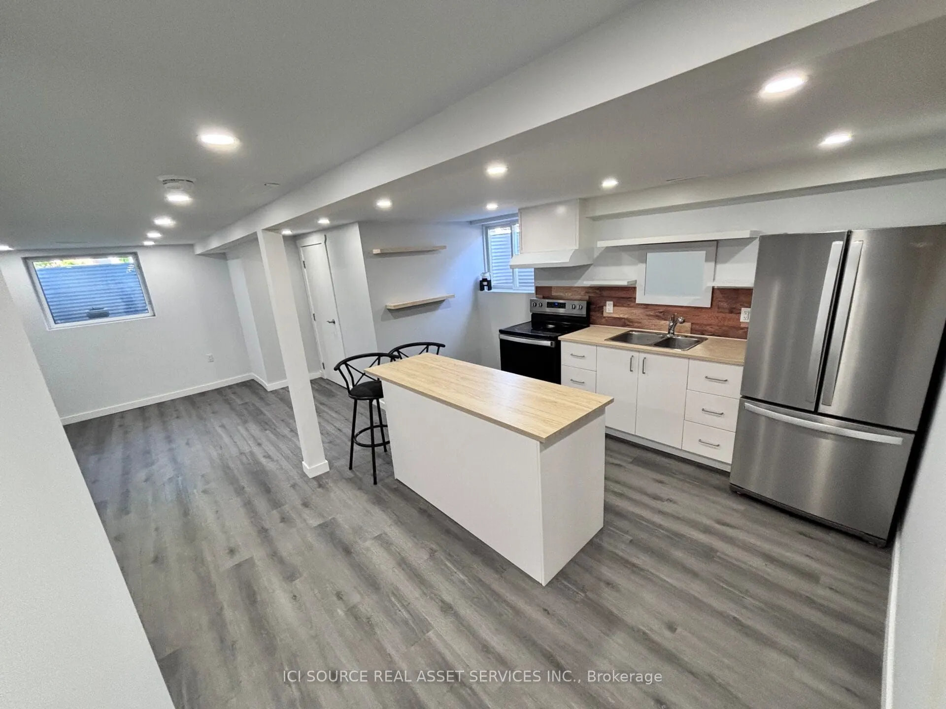 73 Marc Boulevard