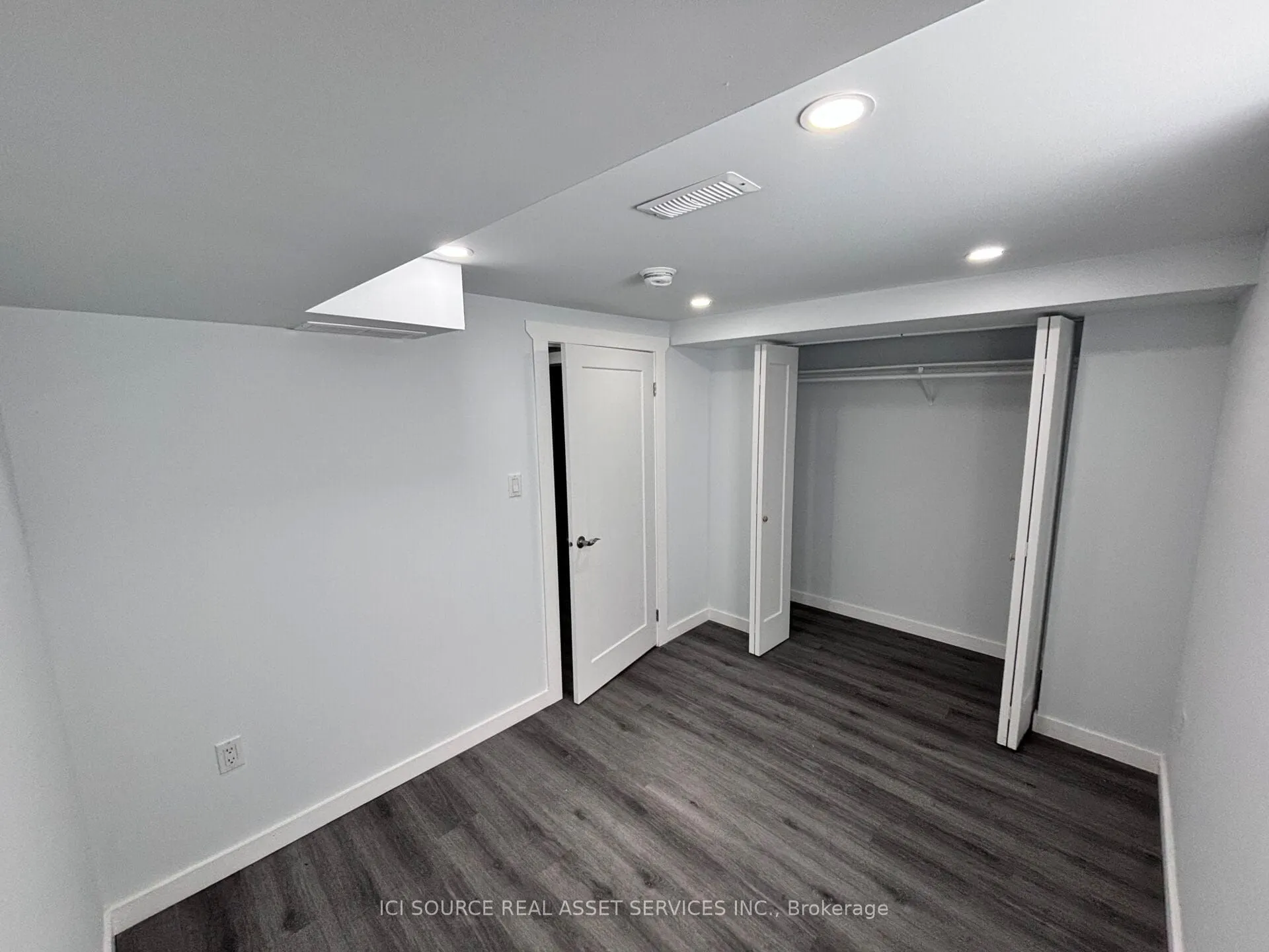 73 Marc Boulevard