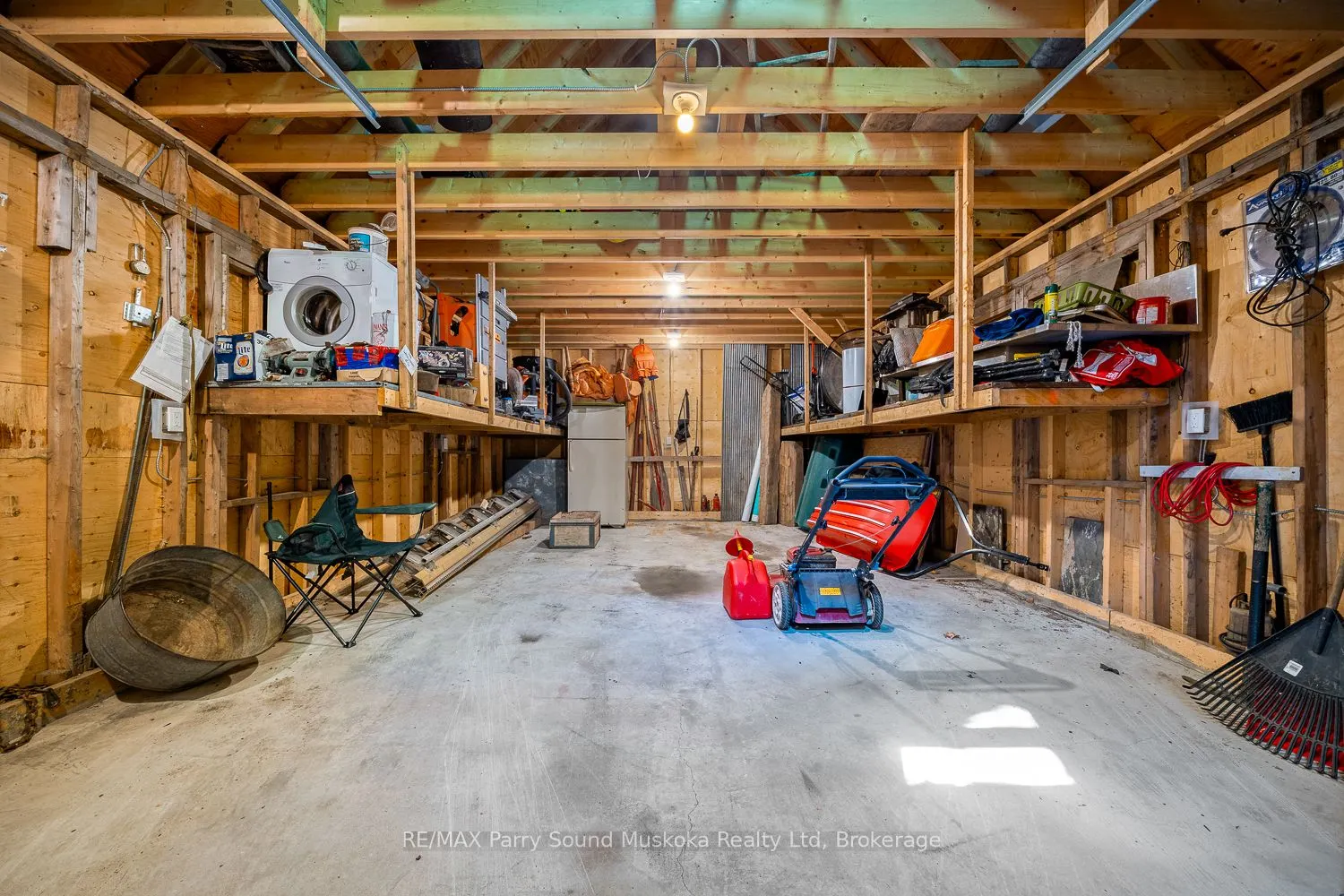 53 Clear Lake Road