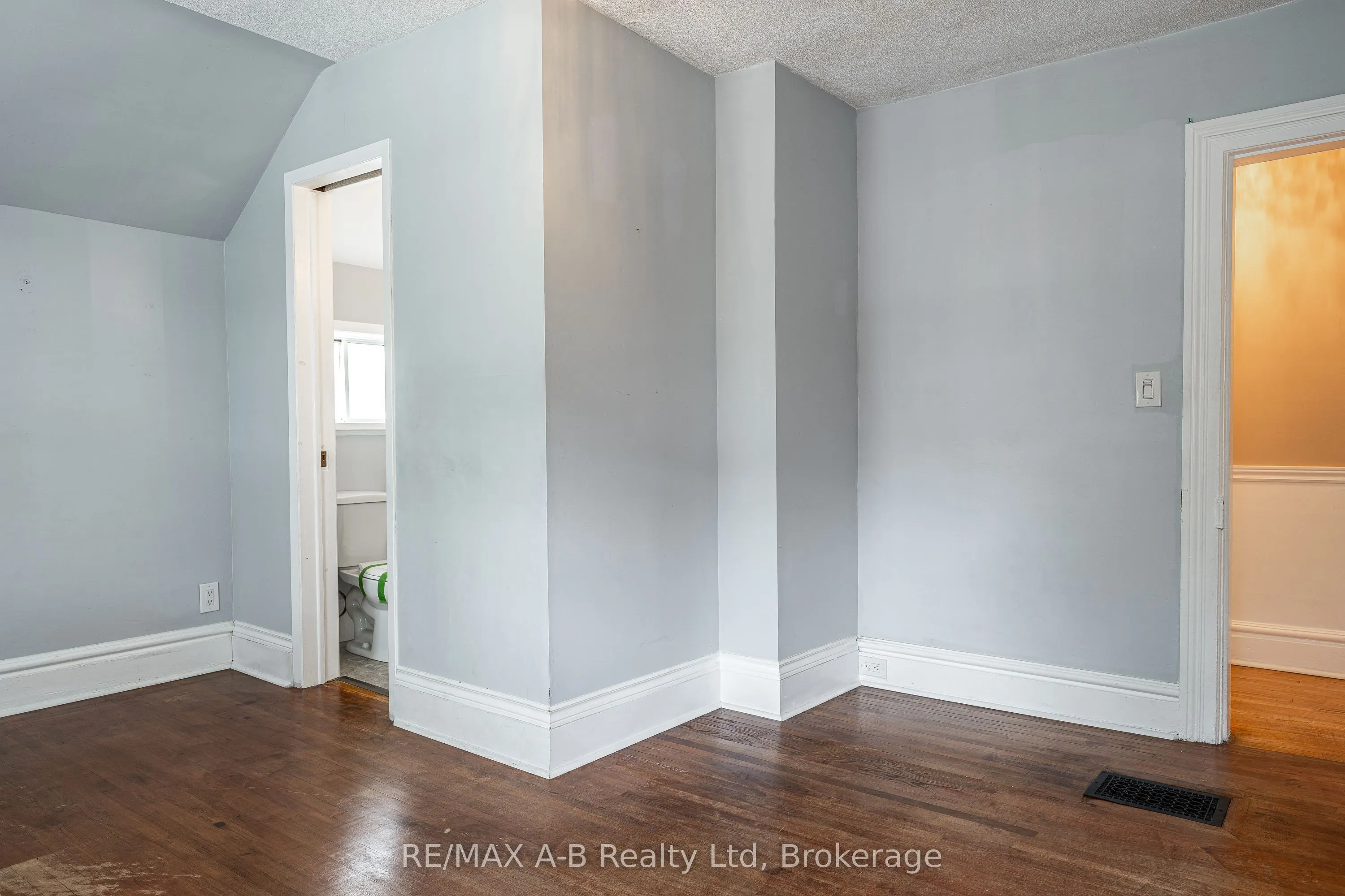 773 Rathbourne Avenue