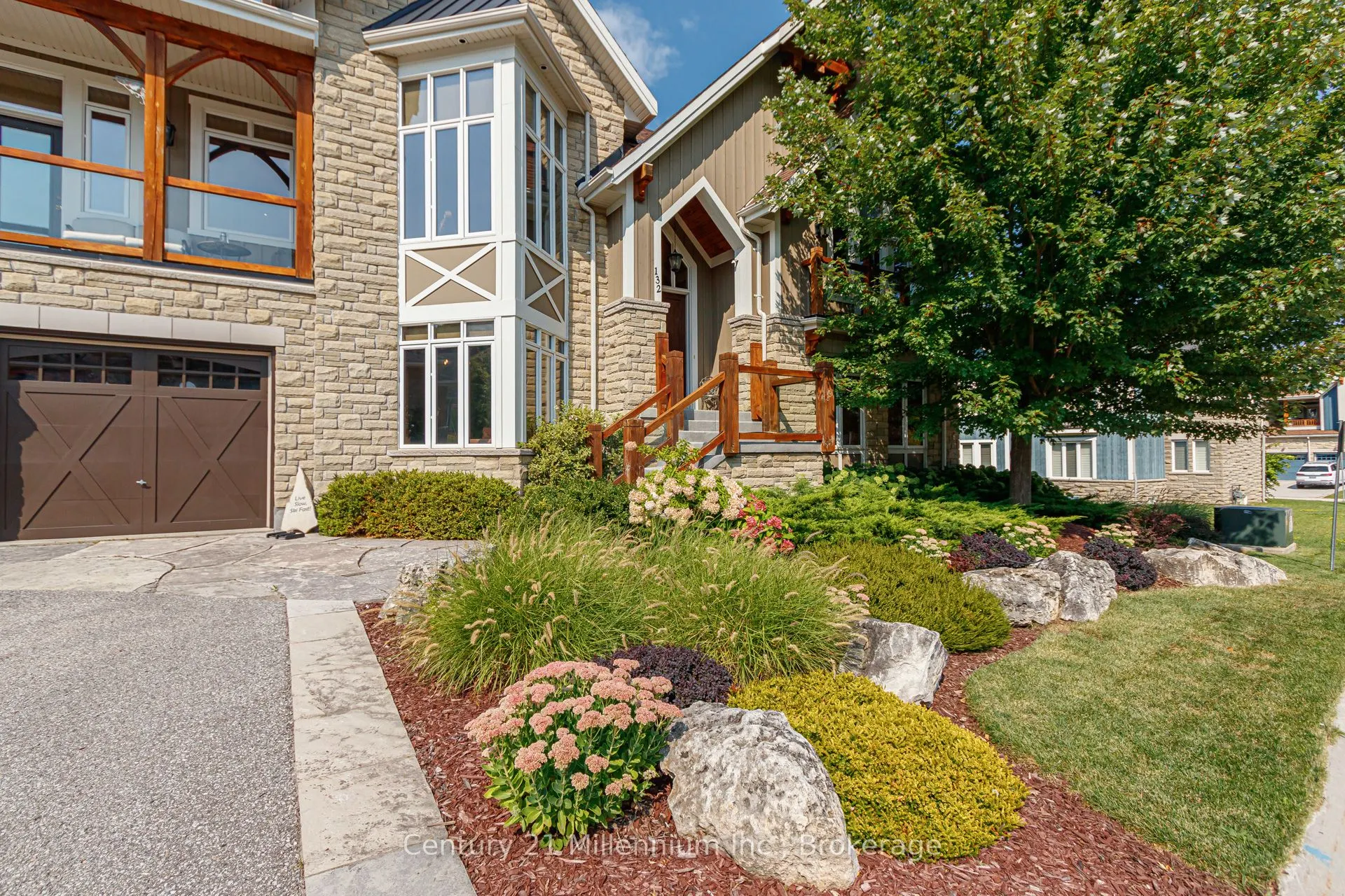 132 VENTURE Boulevard