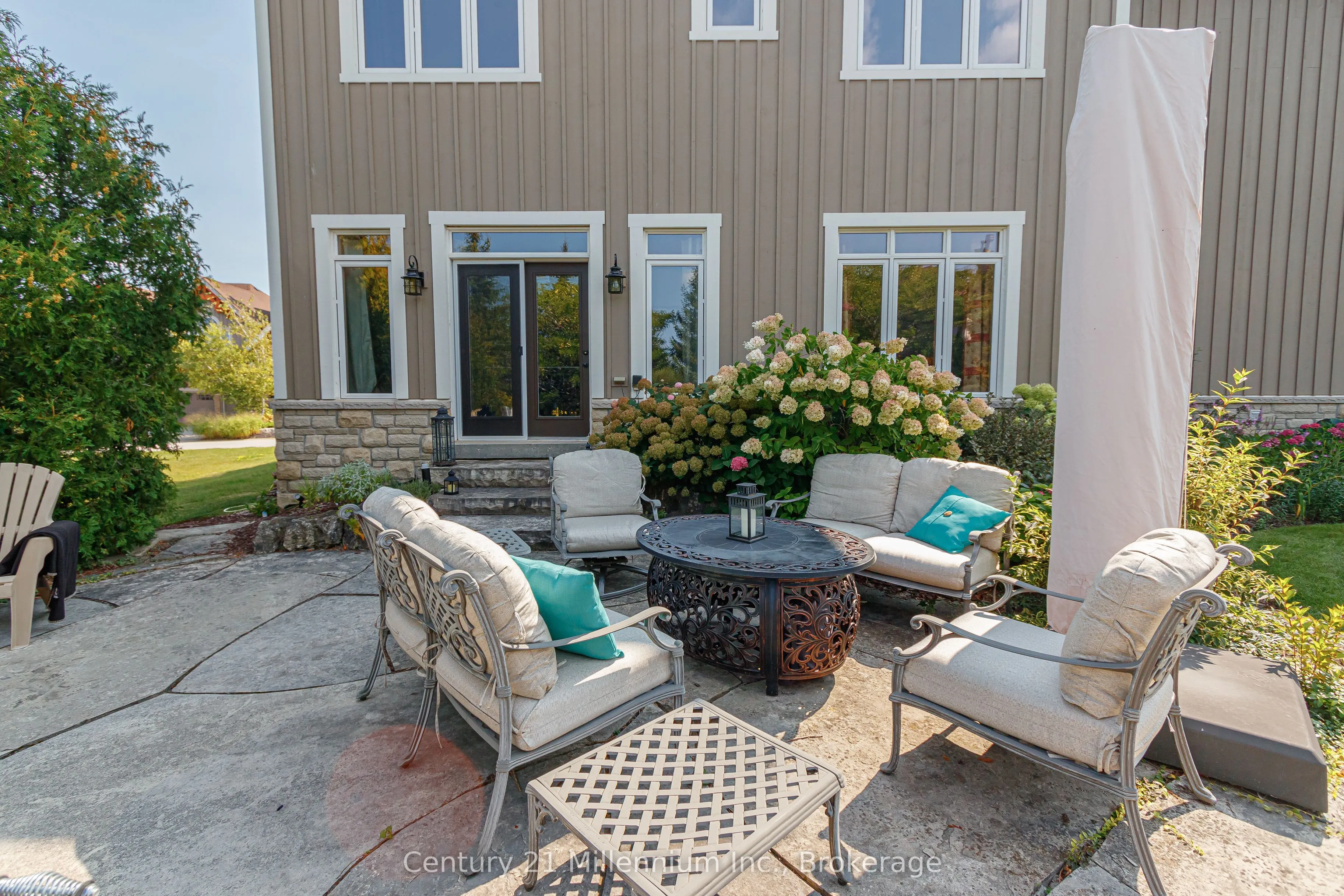 132 VENTURE Boulevard