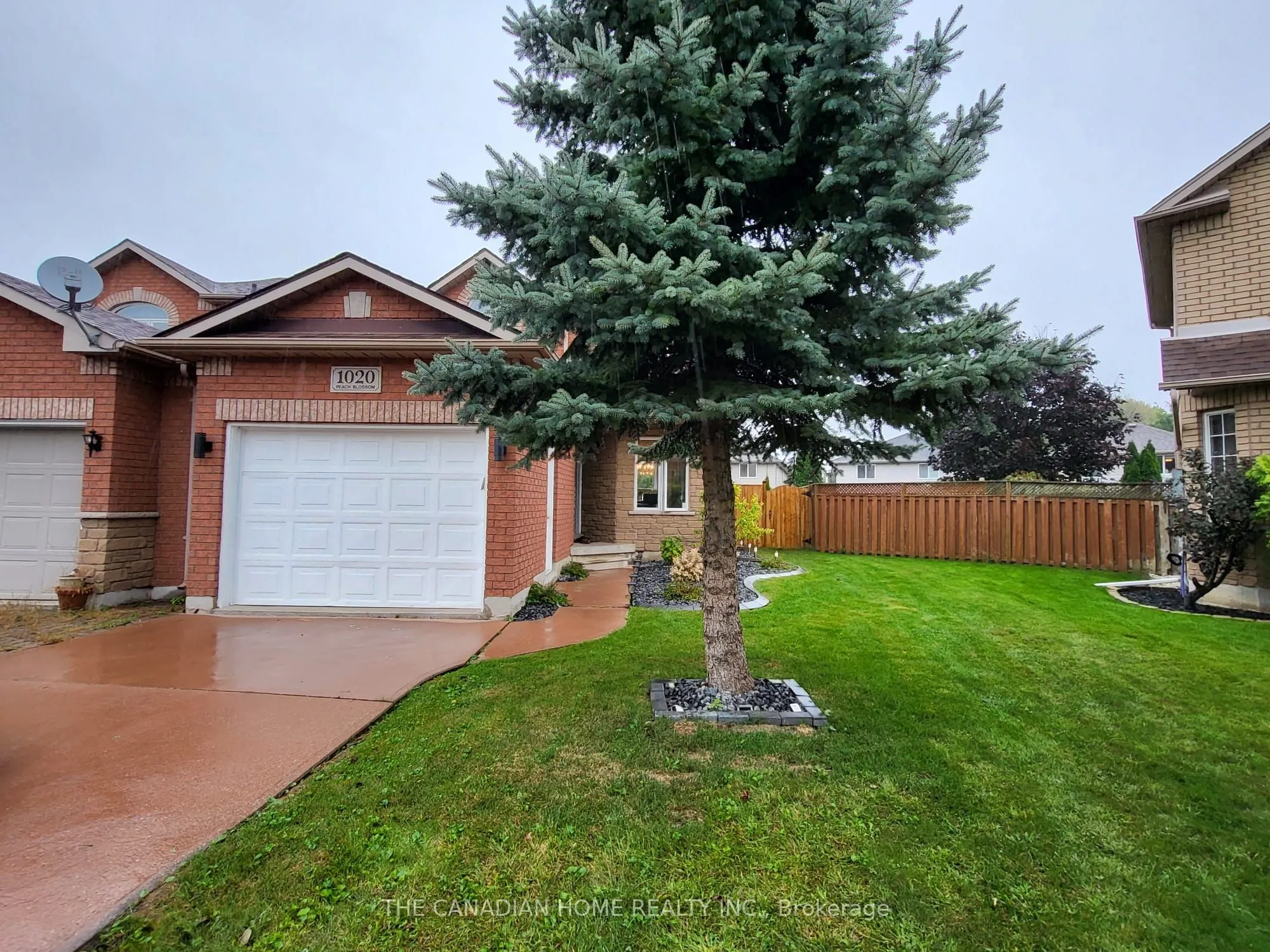 1020 Peach Blossom Crescent N