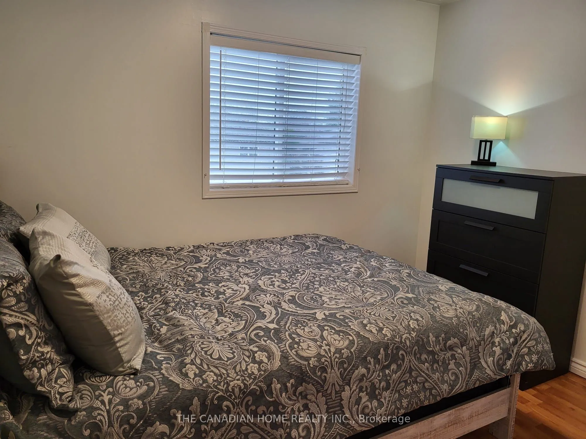 1020 Peach Blossom Crescent N