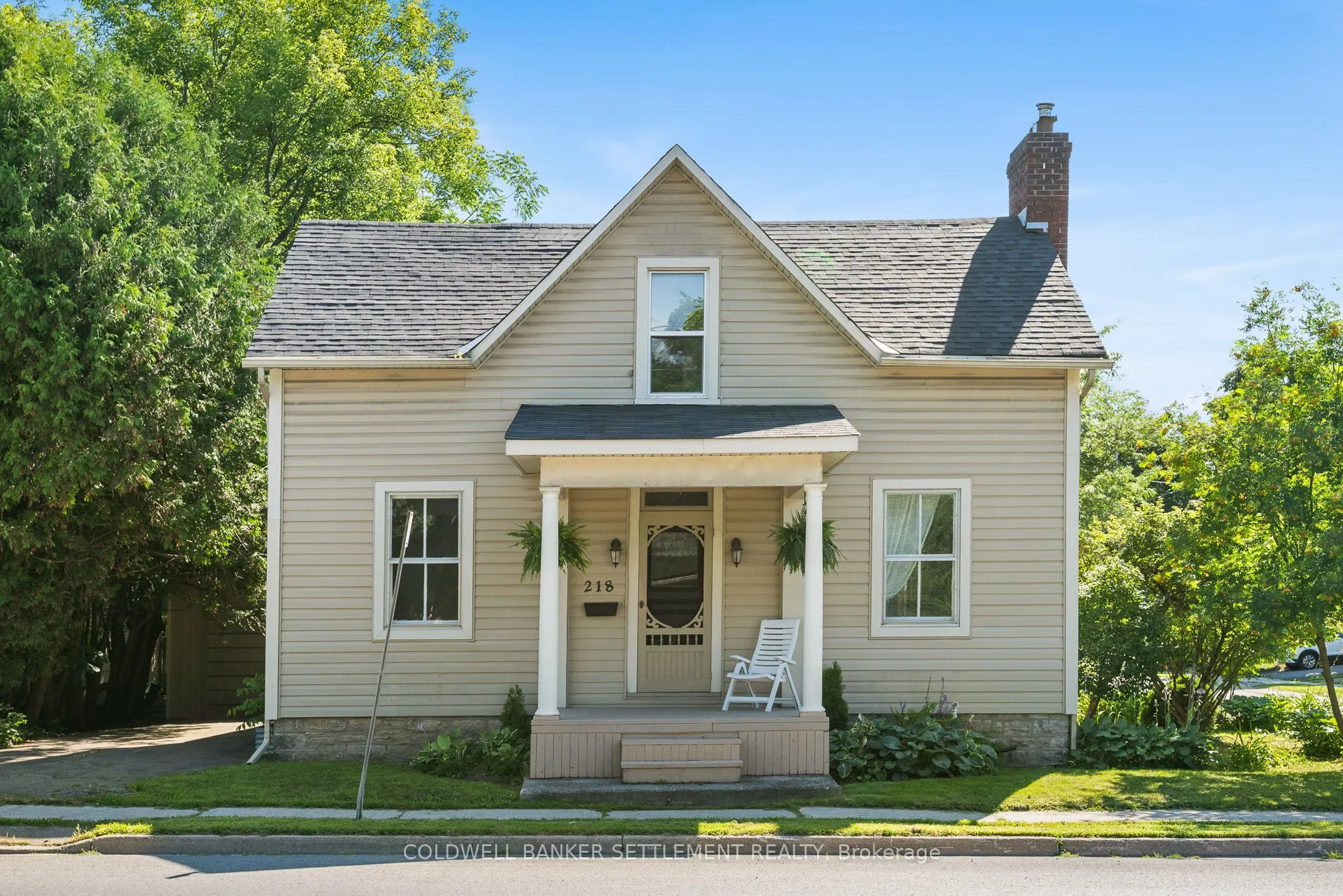 218 Gore Street E
