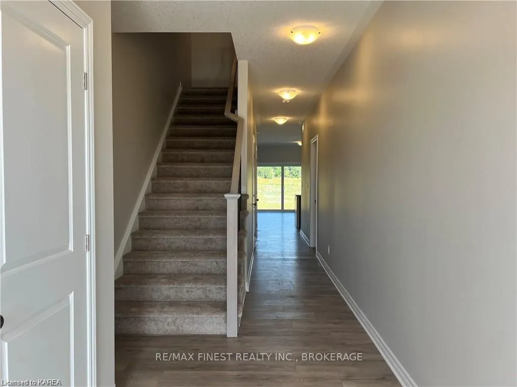194 HERITAGE PARK Drive