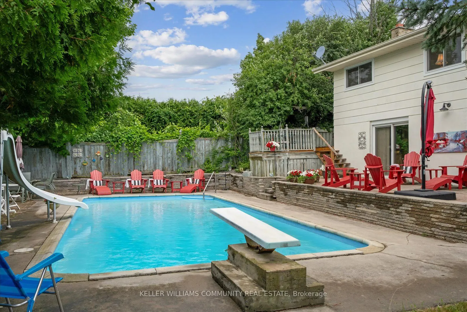 11 Bayleaf Court