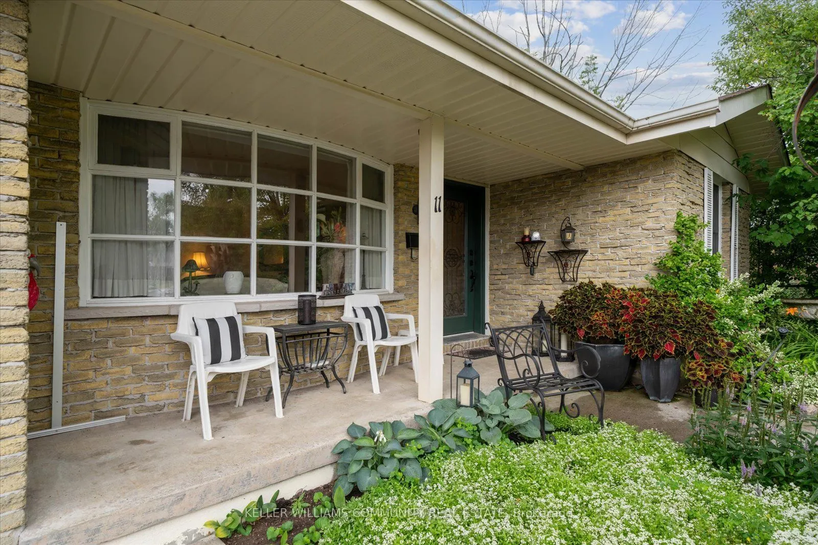 11 Bayleaf Court