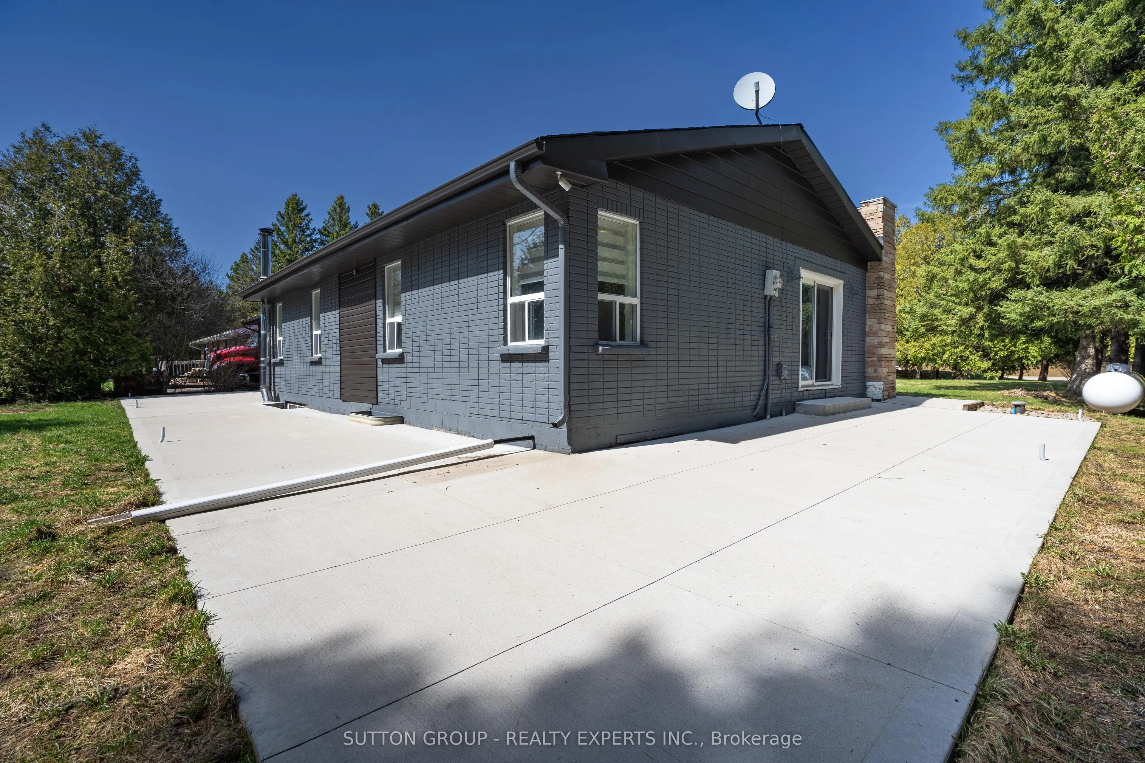 4934 Trafalgar Road N
