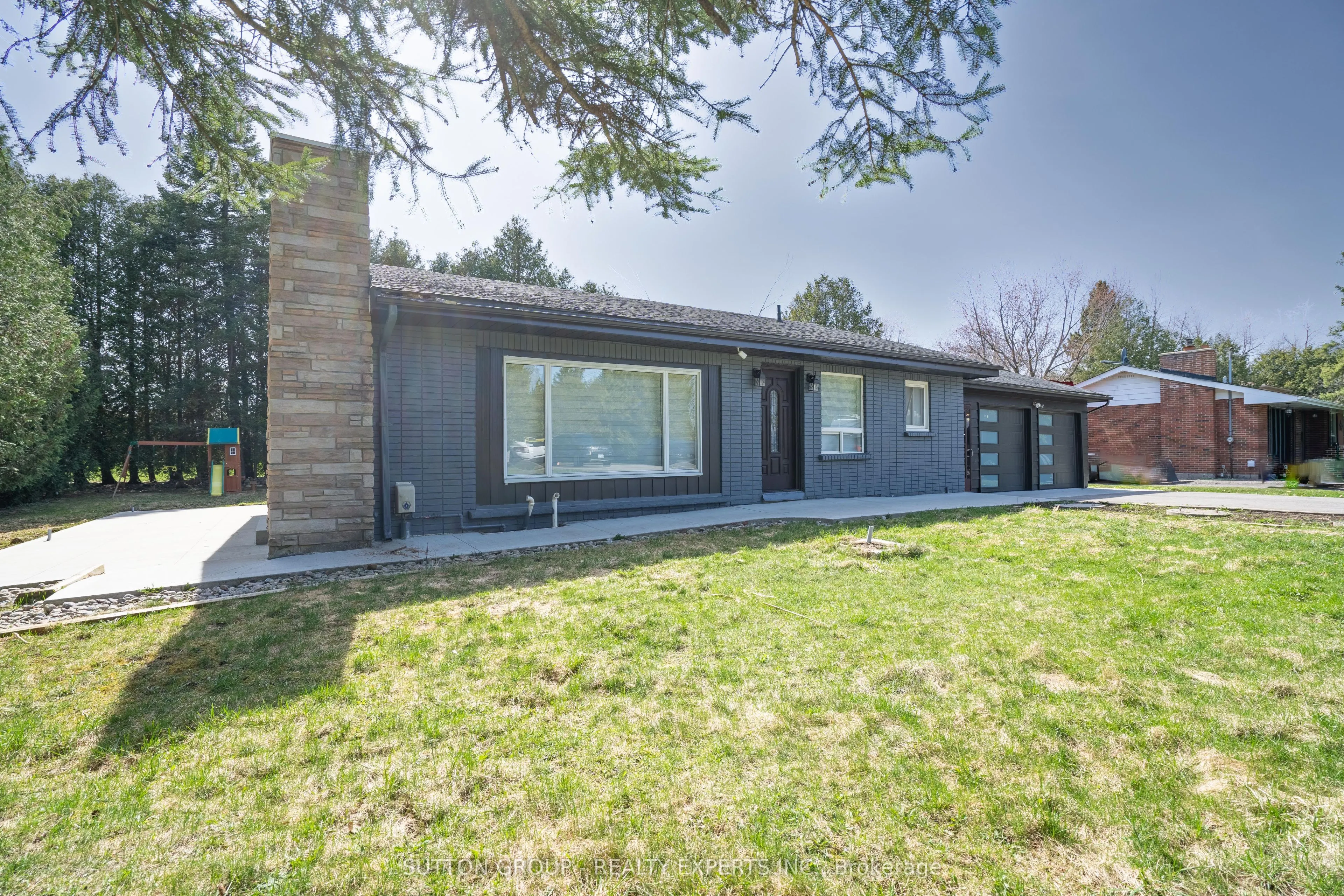 4934 Trafalgar Road N