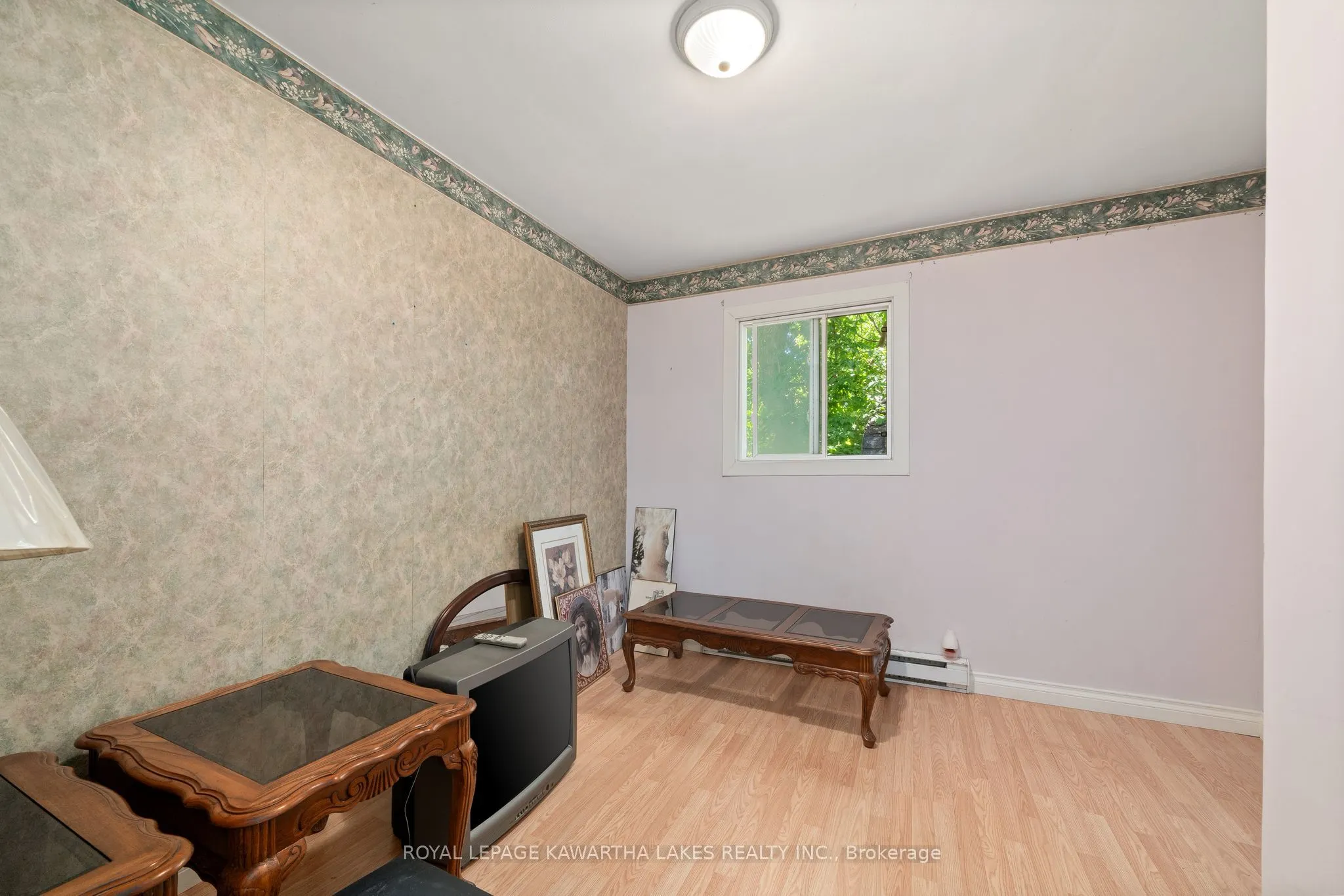 4 Bond Street E