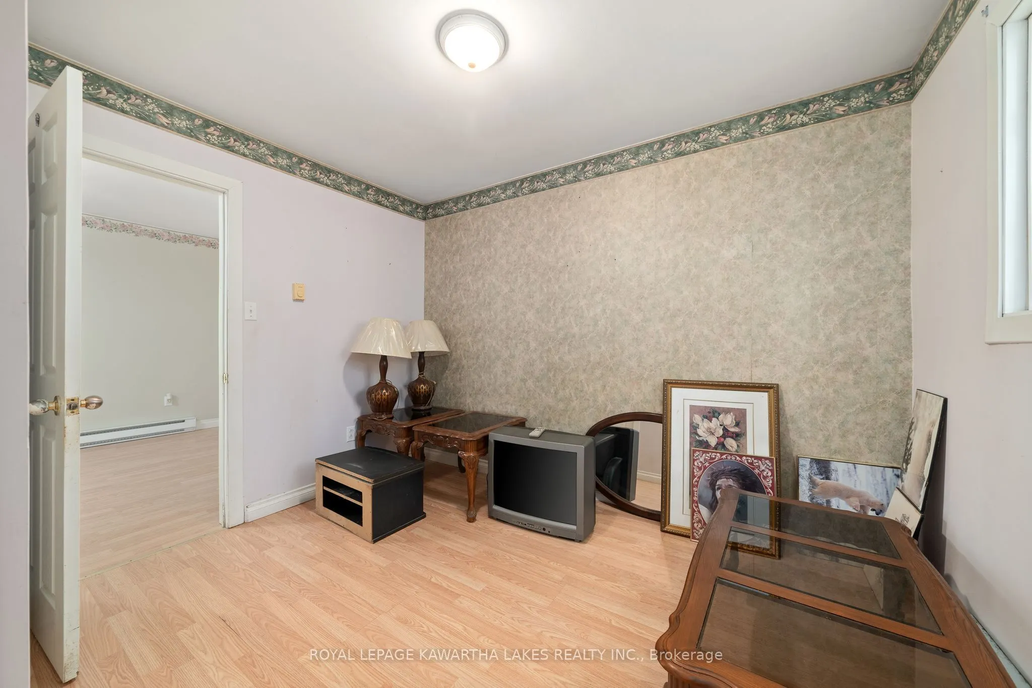 4 Bond Street E
