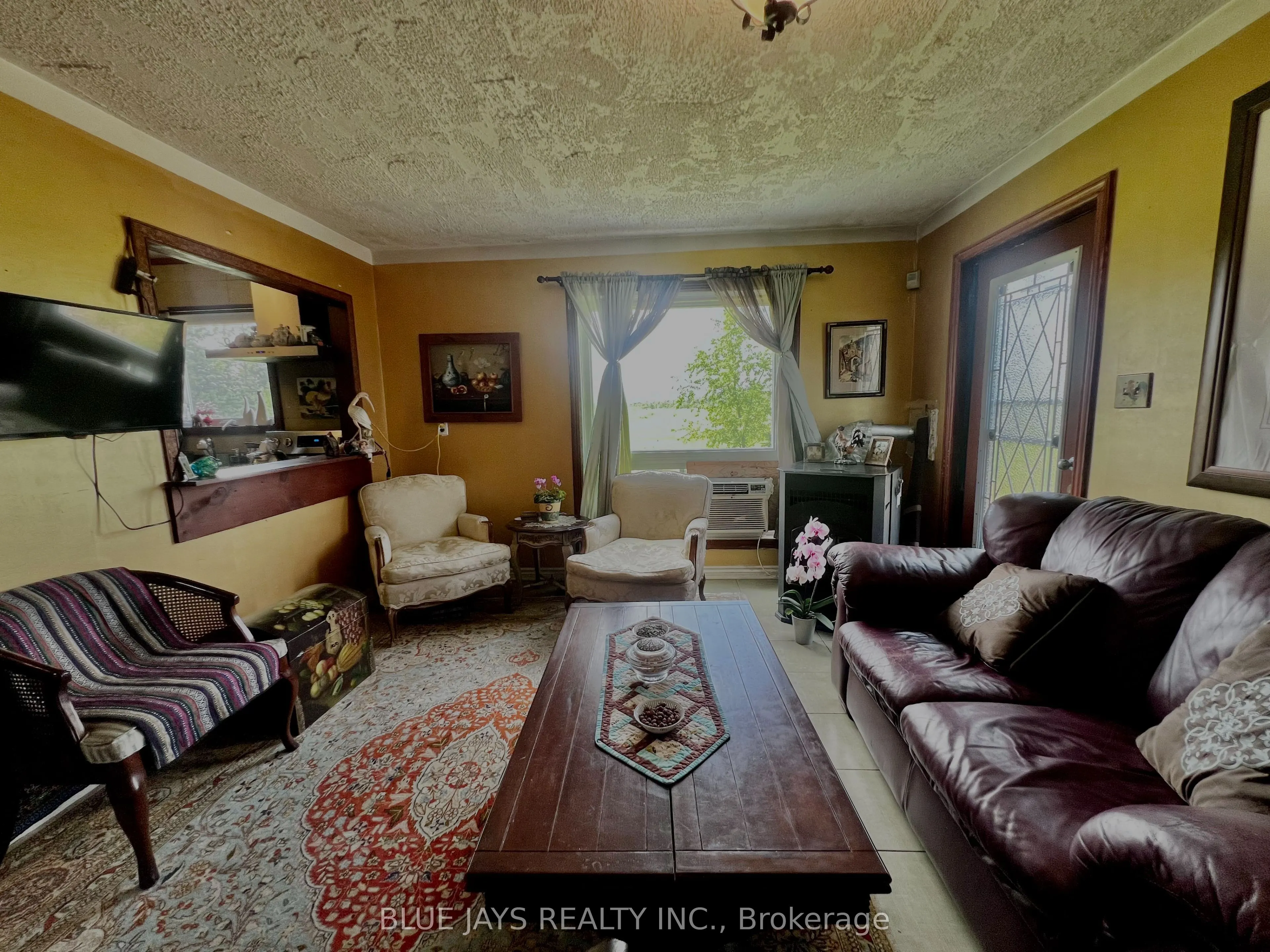 642421 270 Sideroad Road W