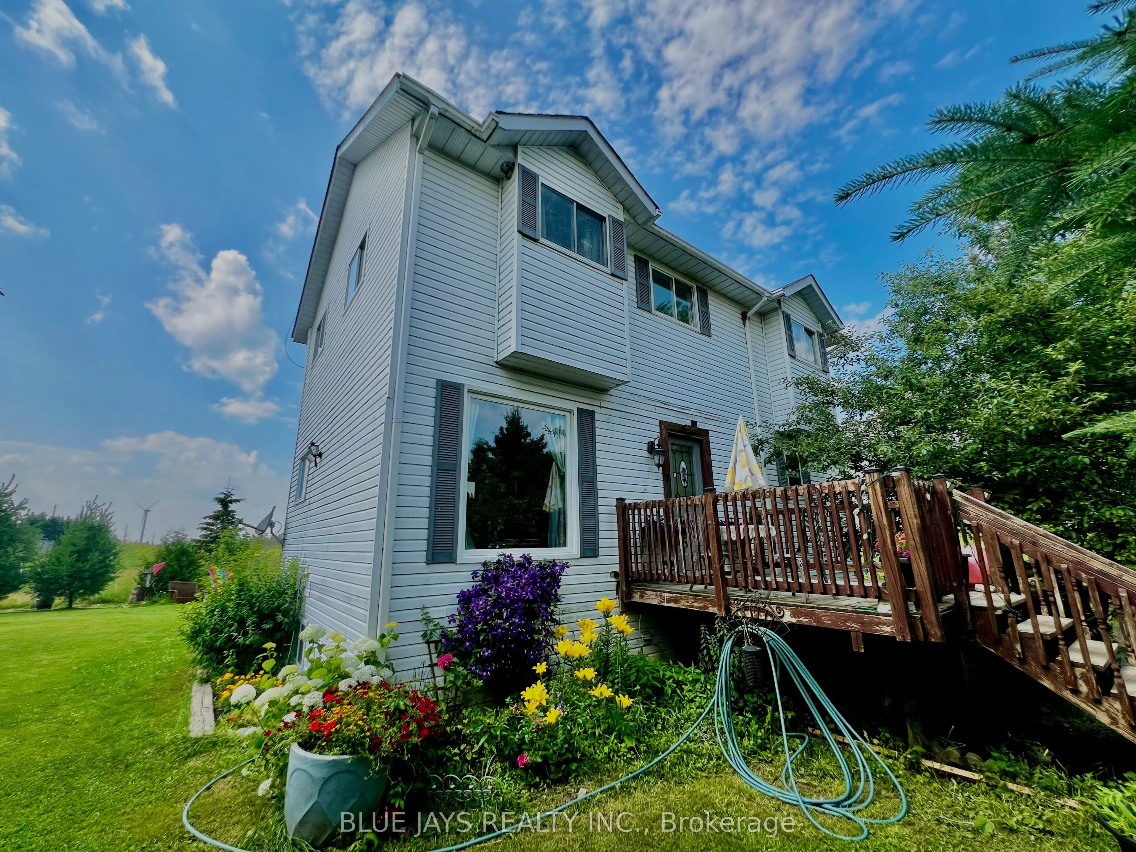 642421 270 Sideroad Road W