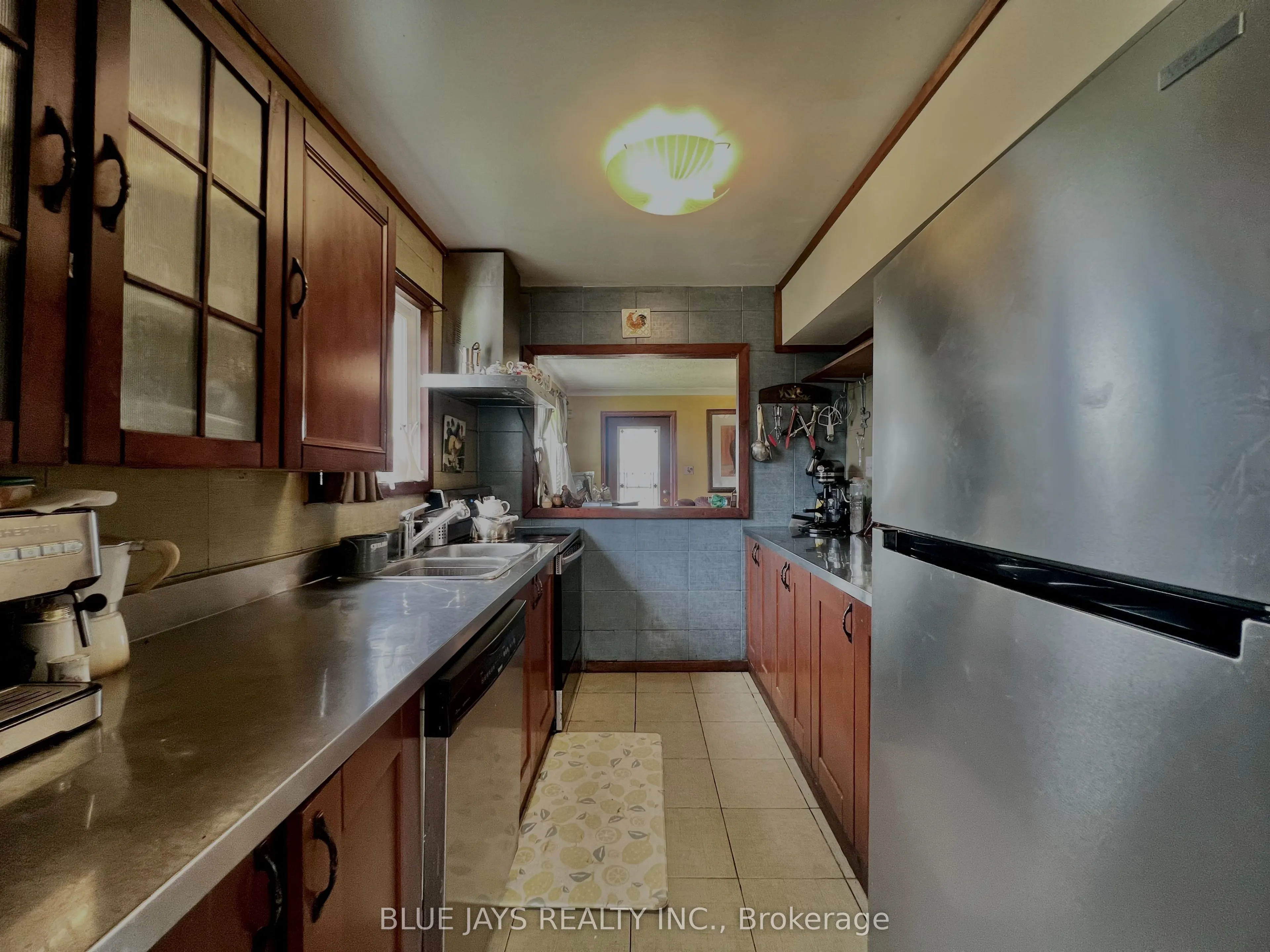 642421 270 Sideroad Road W