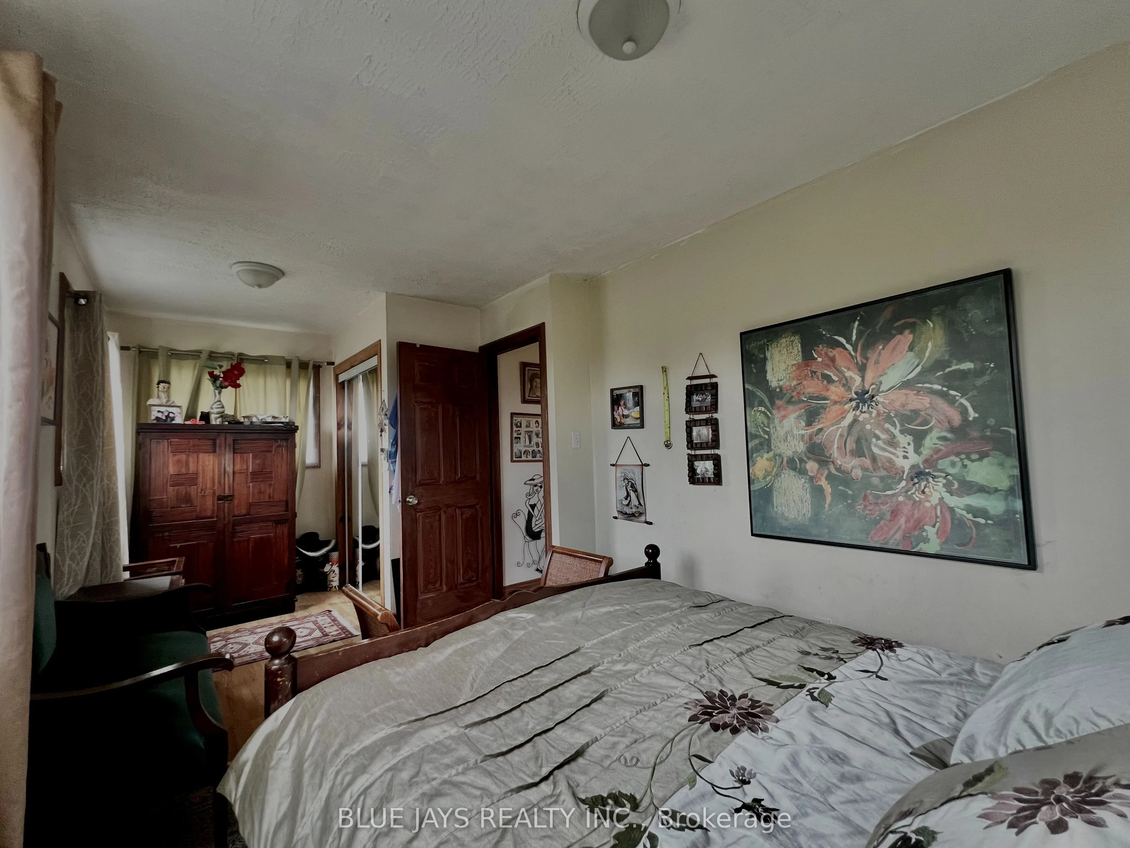 642421 270 Sideroad Road W