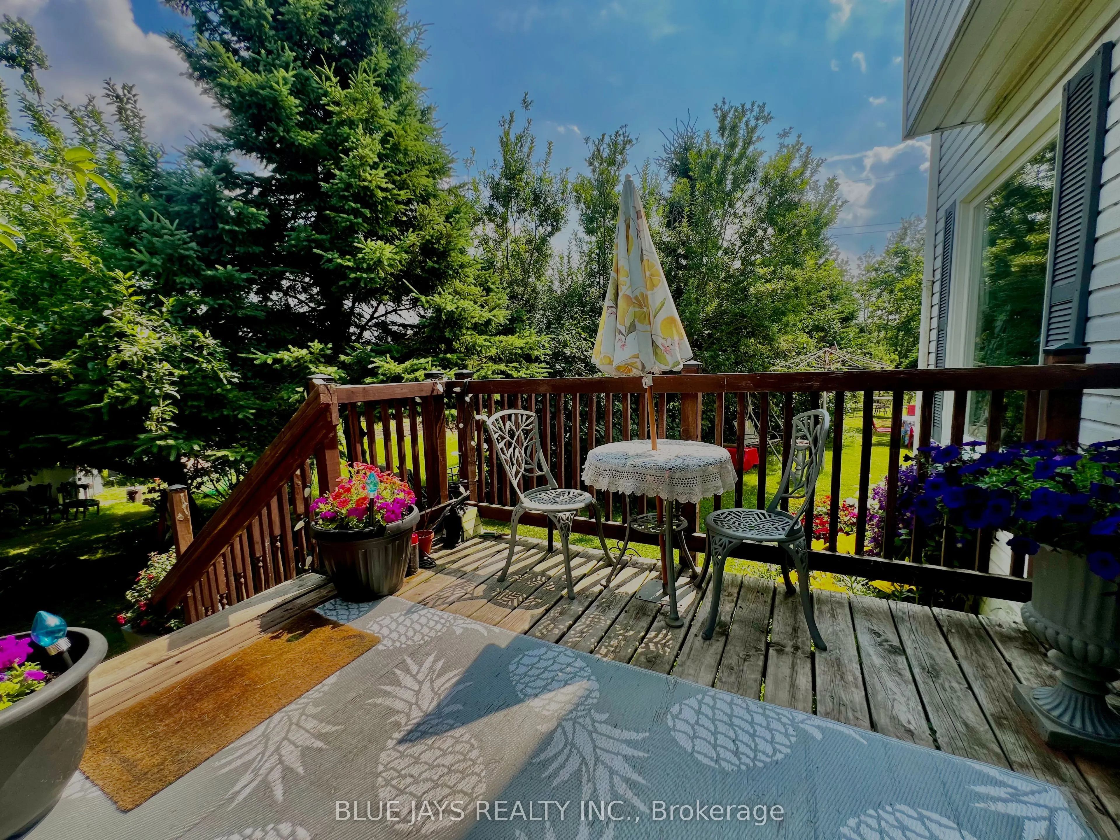 642421 270 Sideroad Road W