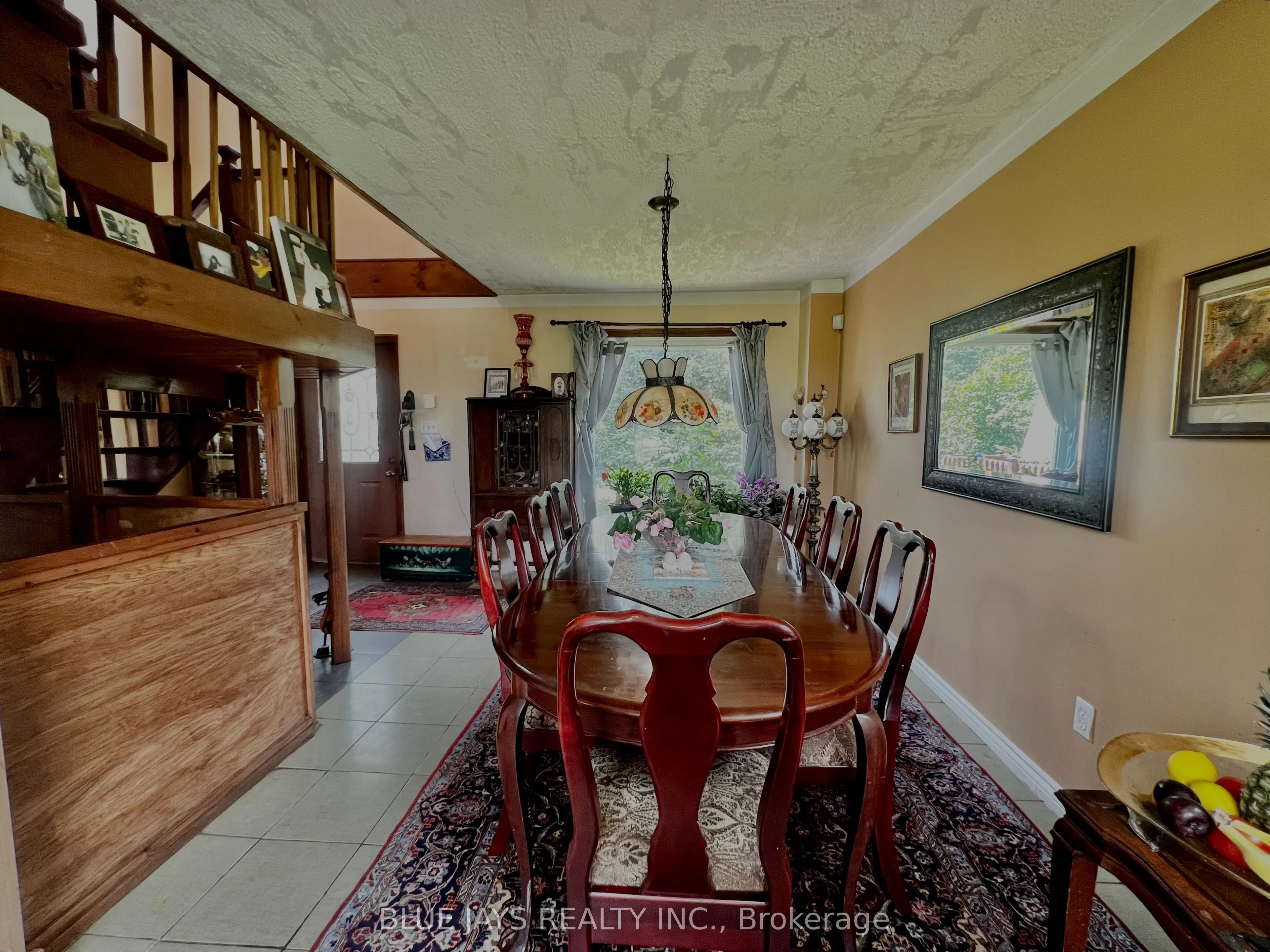 642421 270 Sideroad Road W