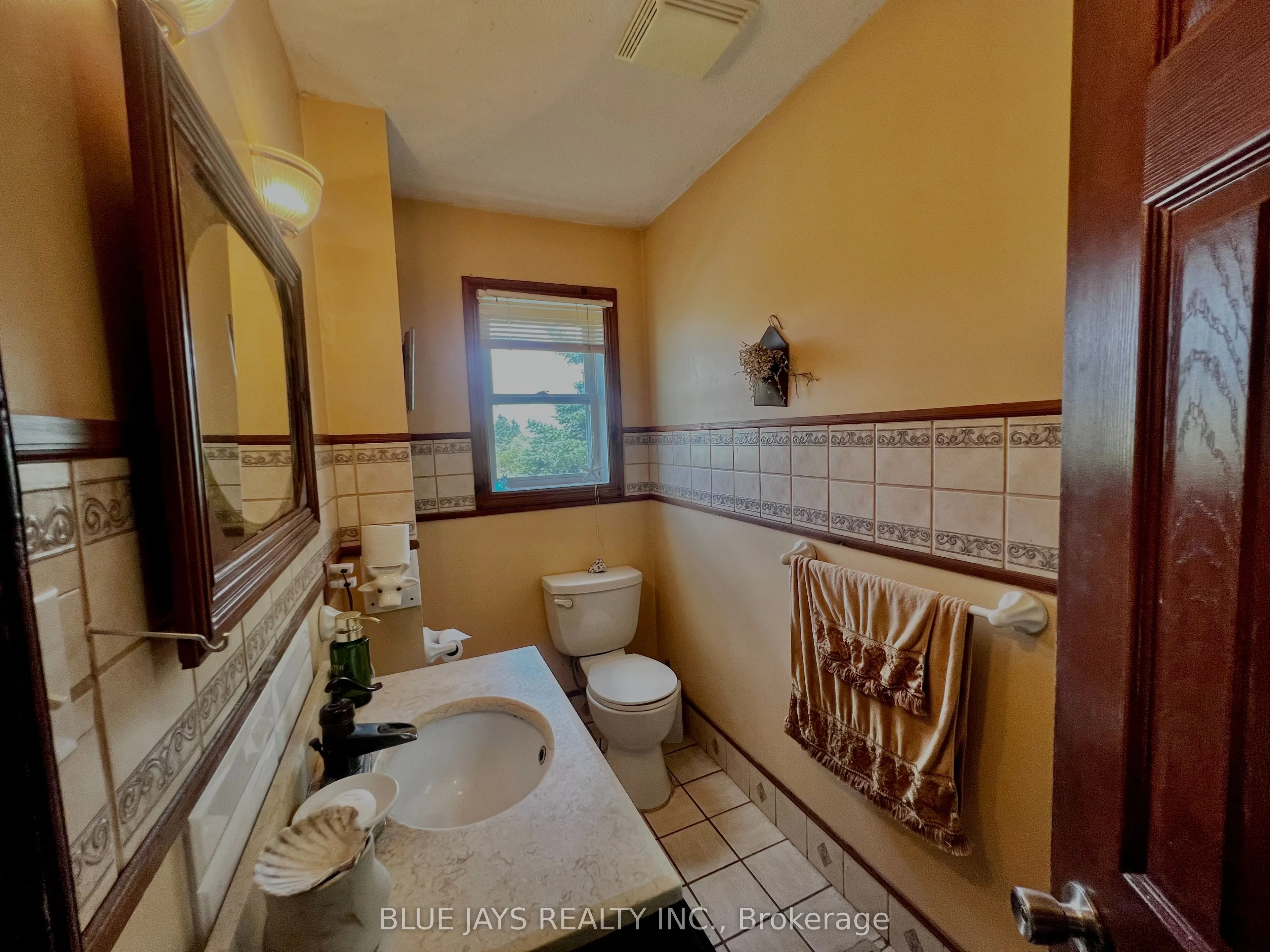 642421 270 Sideroad Road W