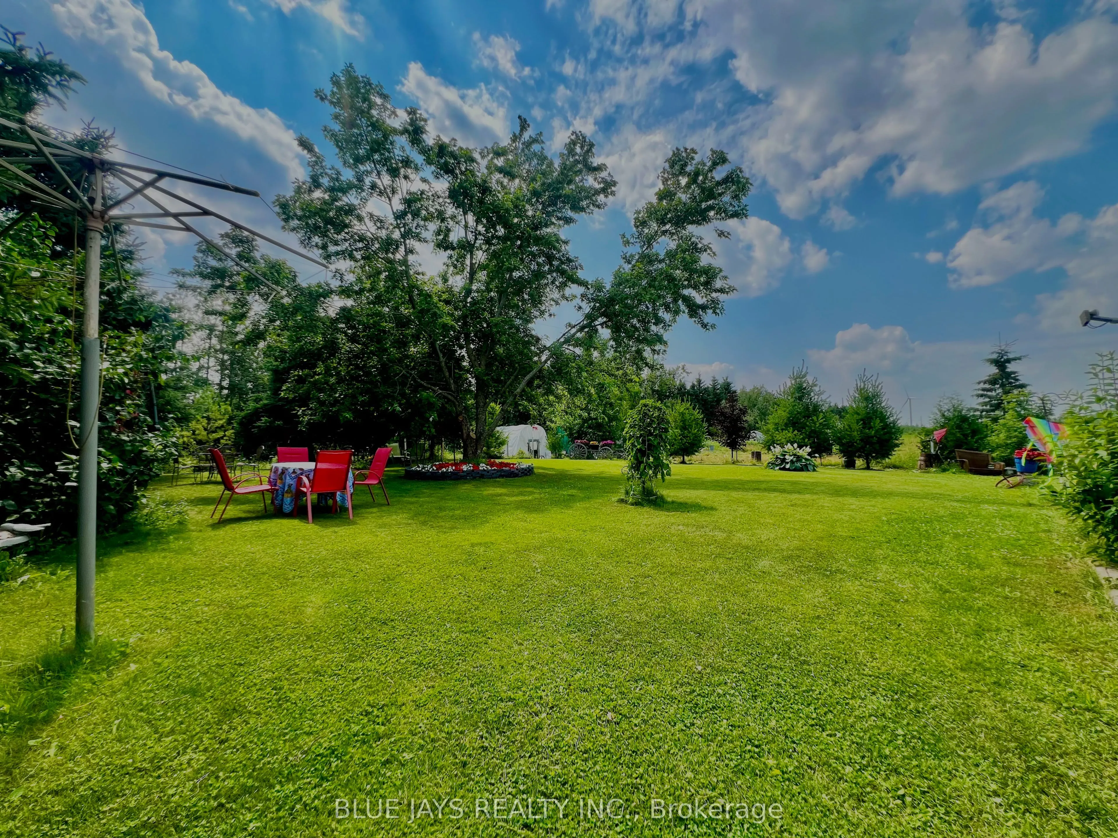 642421 270 Sideroad Road W