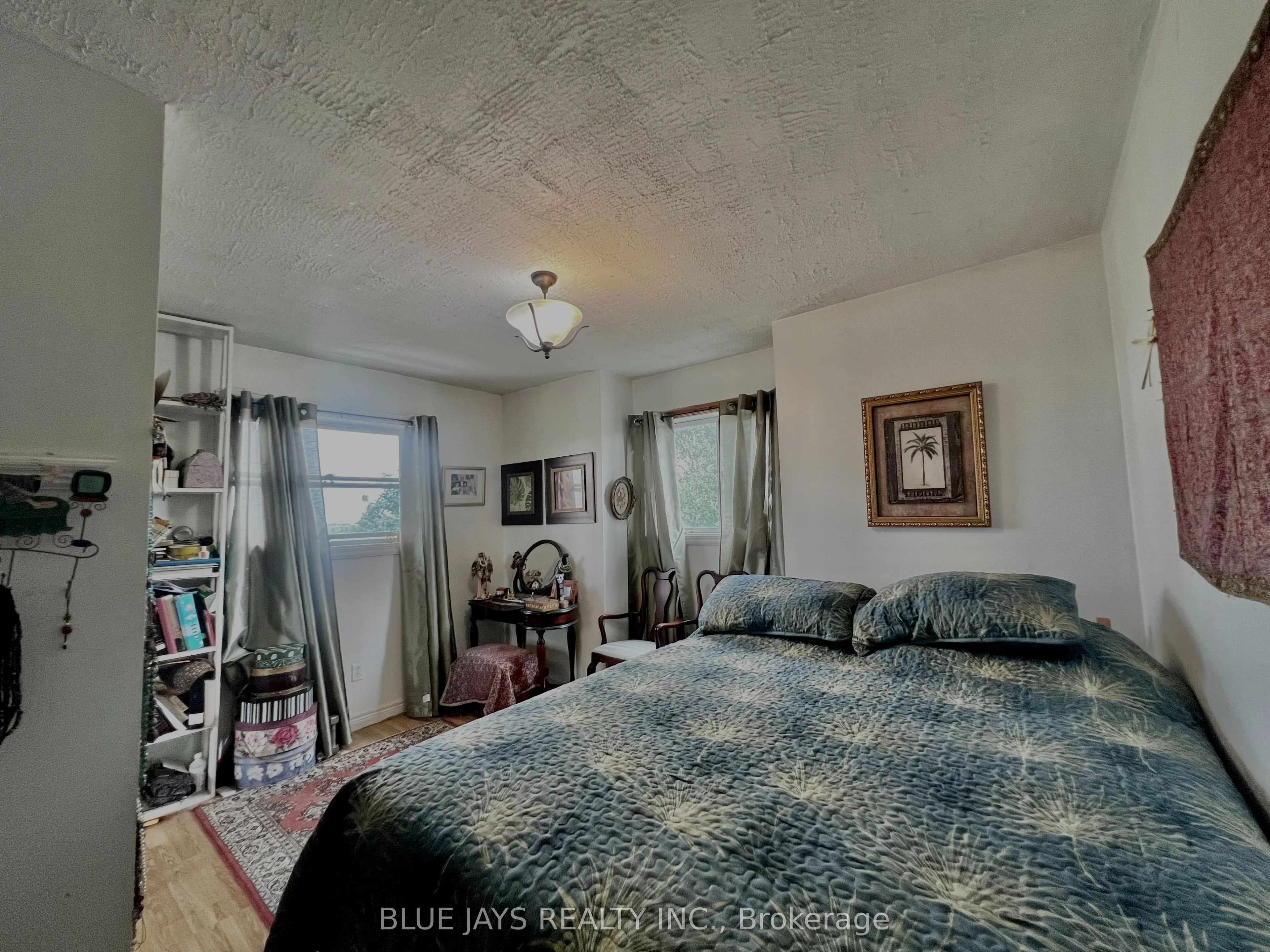 642421 270 Sideroad Road W