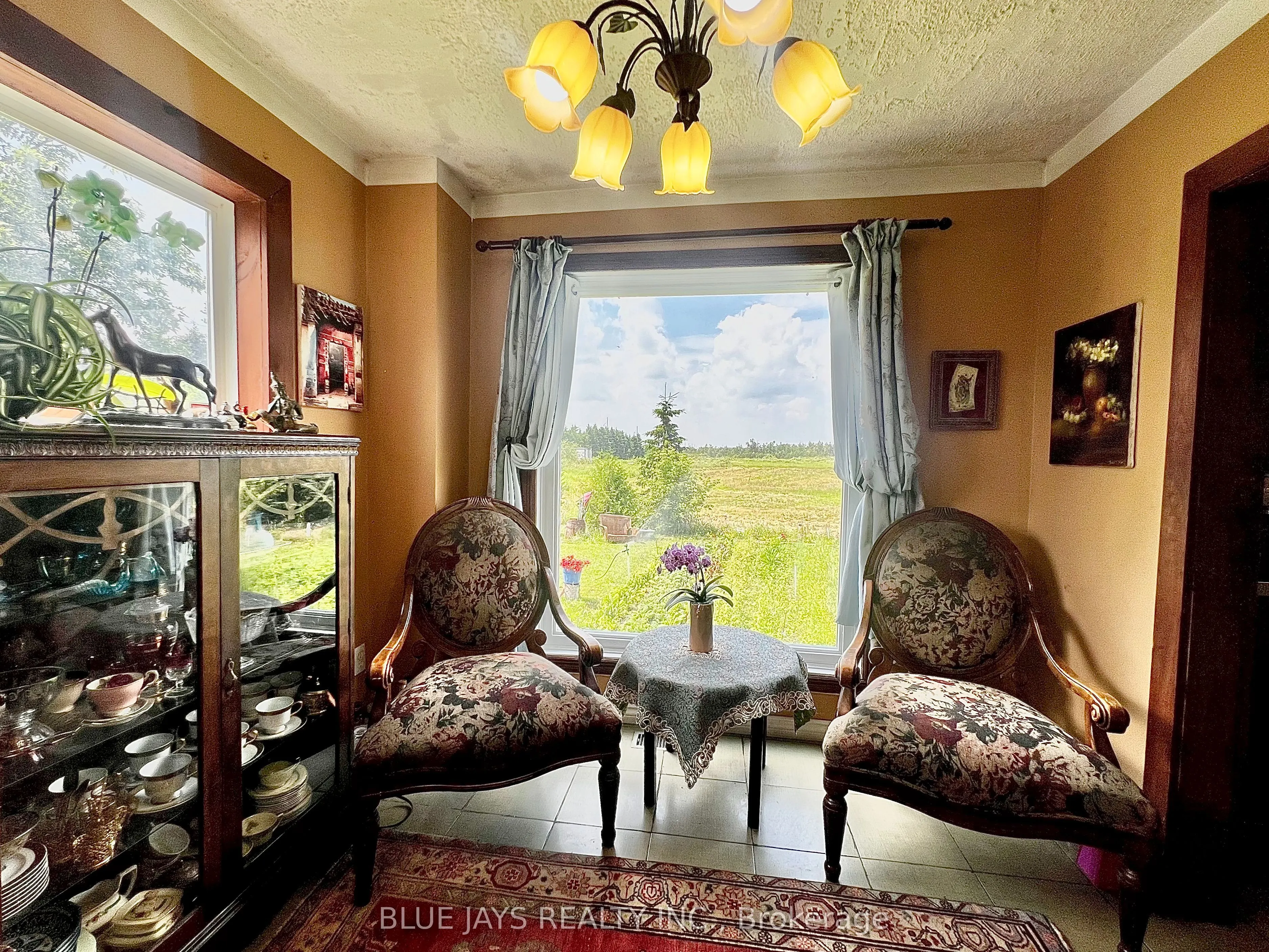 642421 270 Sideroad Road W