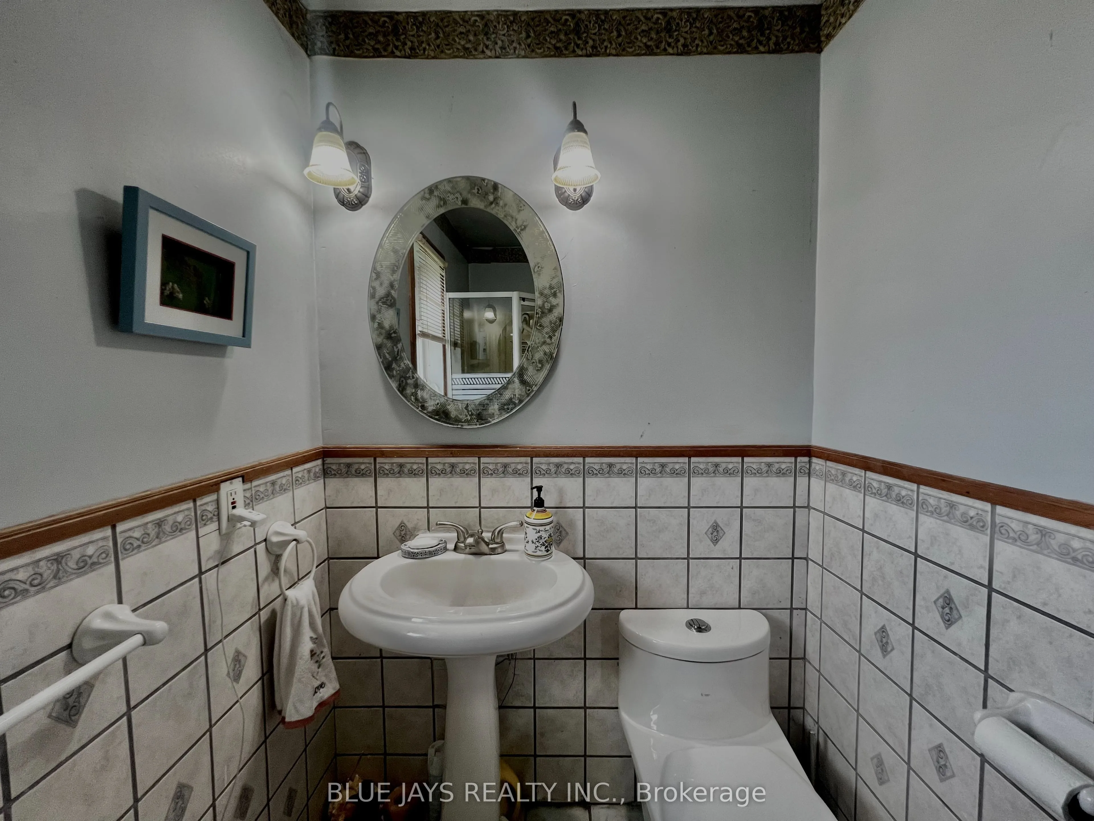642421 270 Sideroad Road W