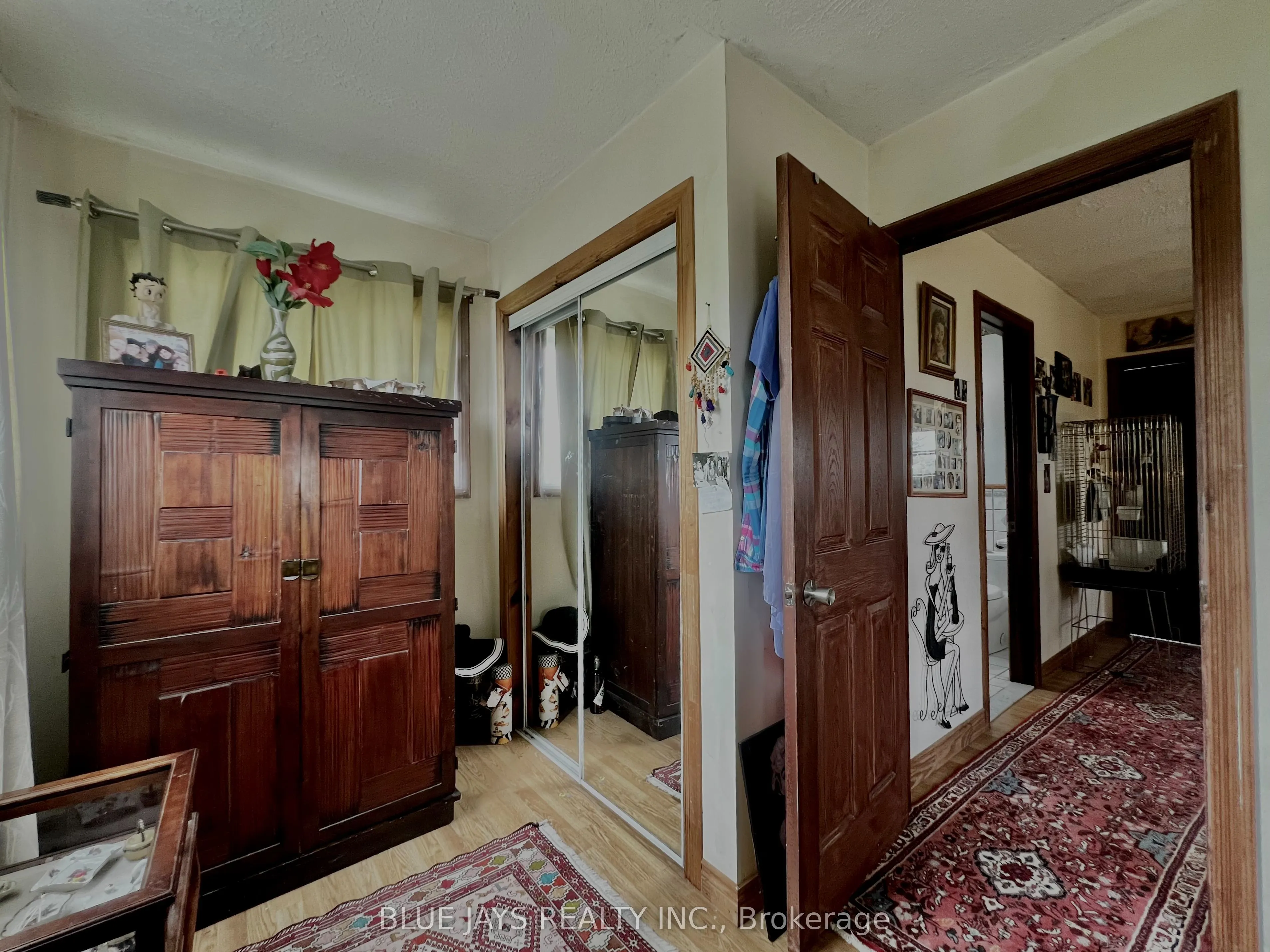 642421 270 Sideroad Road W