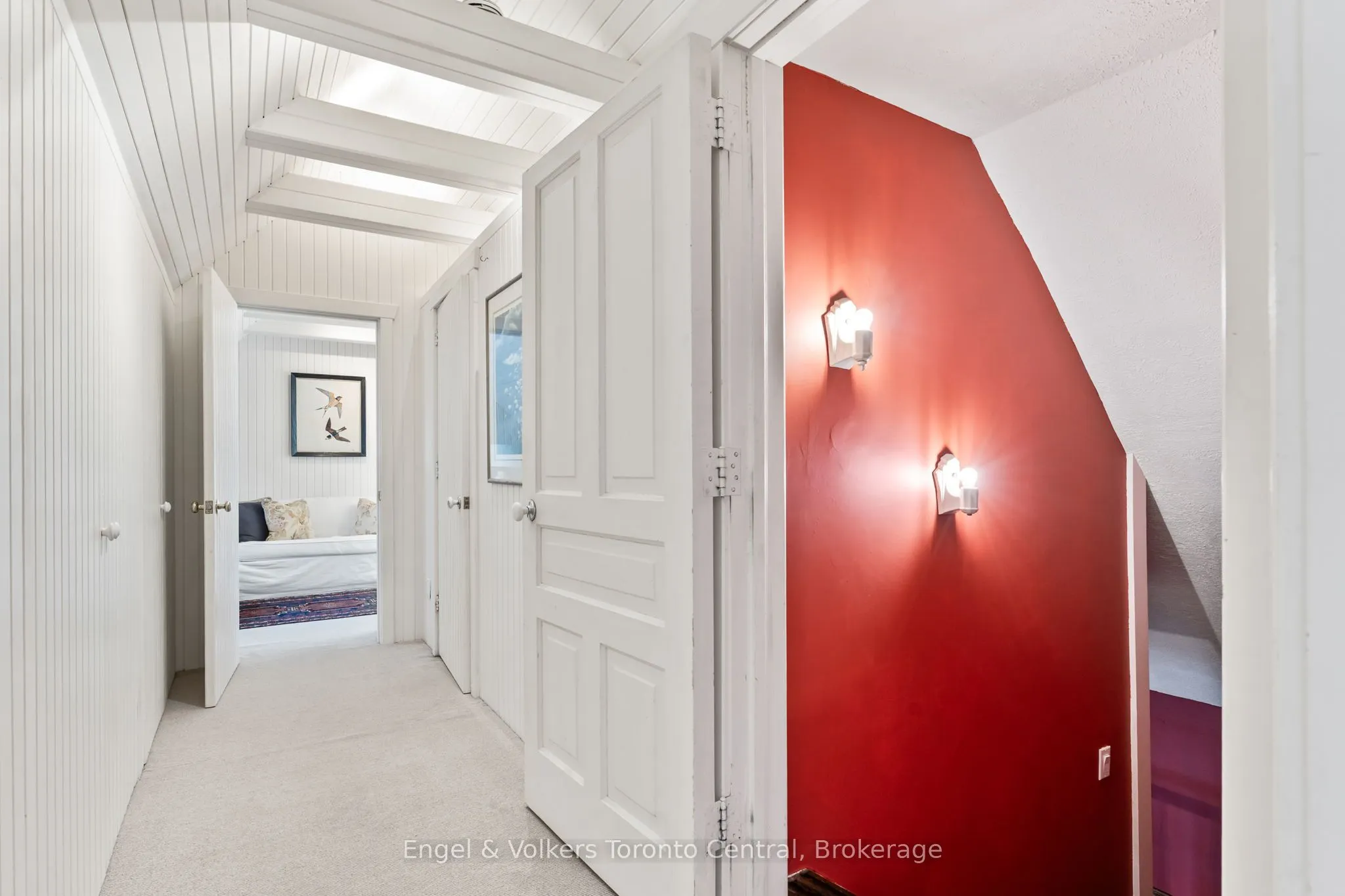 1050 4th Avenue W
