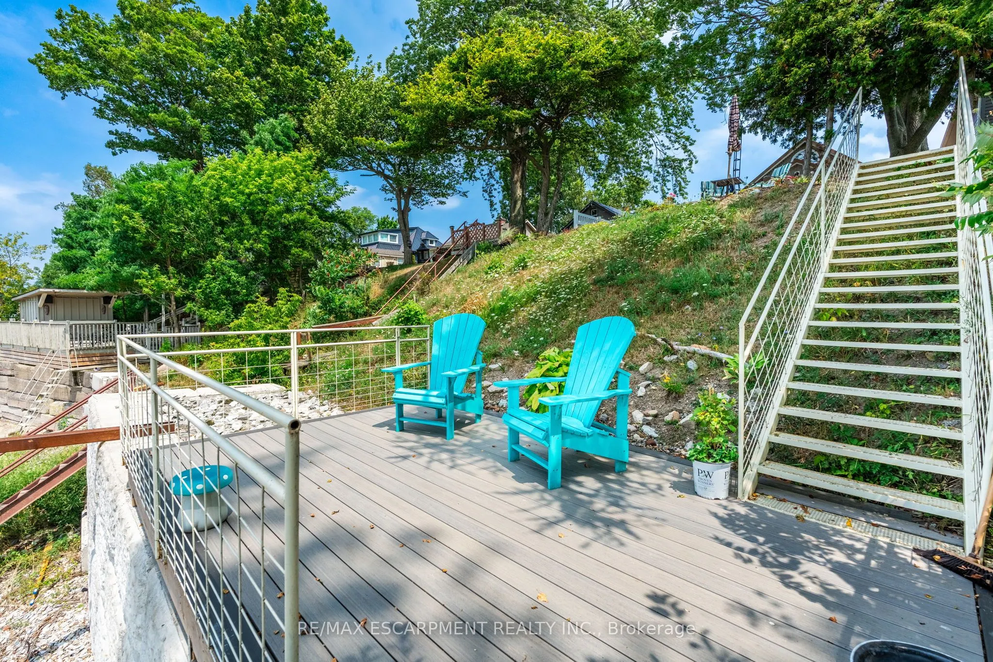 58 LAKESIDE Drive