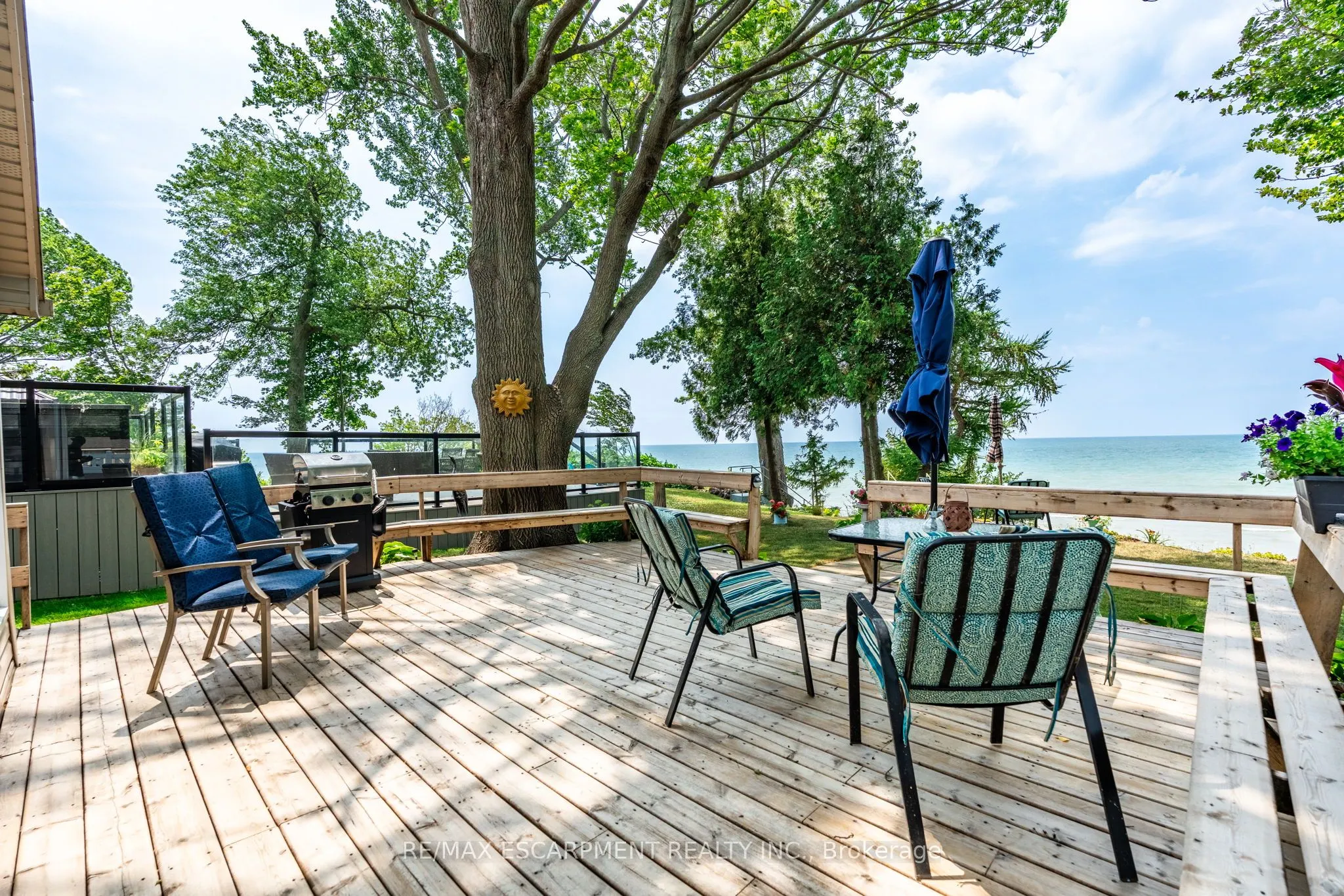 58 LAKESIDE Drive