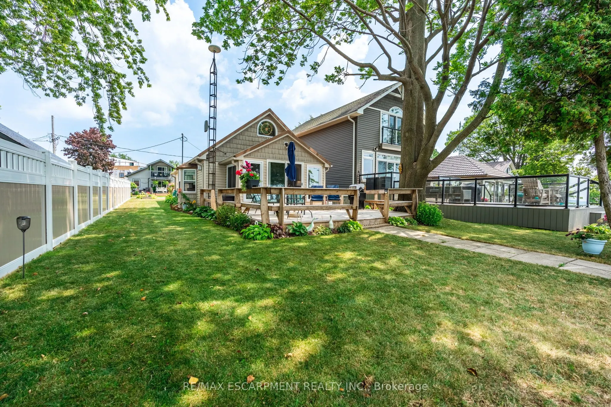 58 LAKESIDE Drive