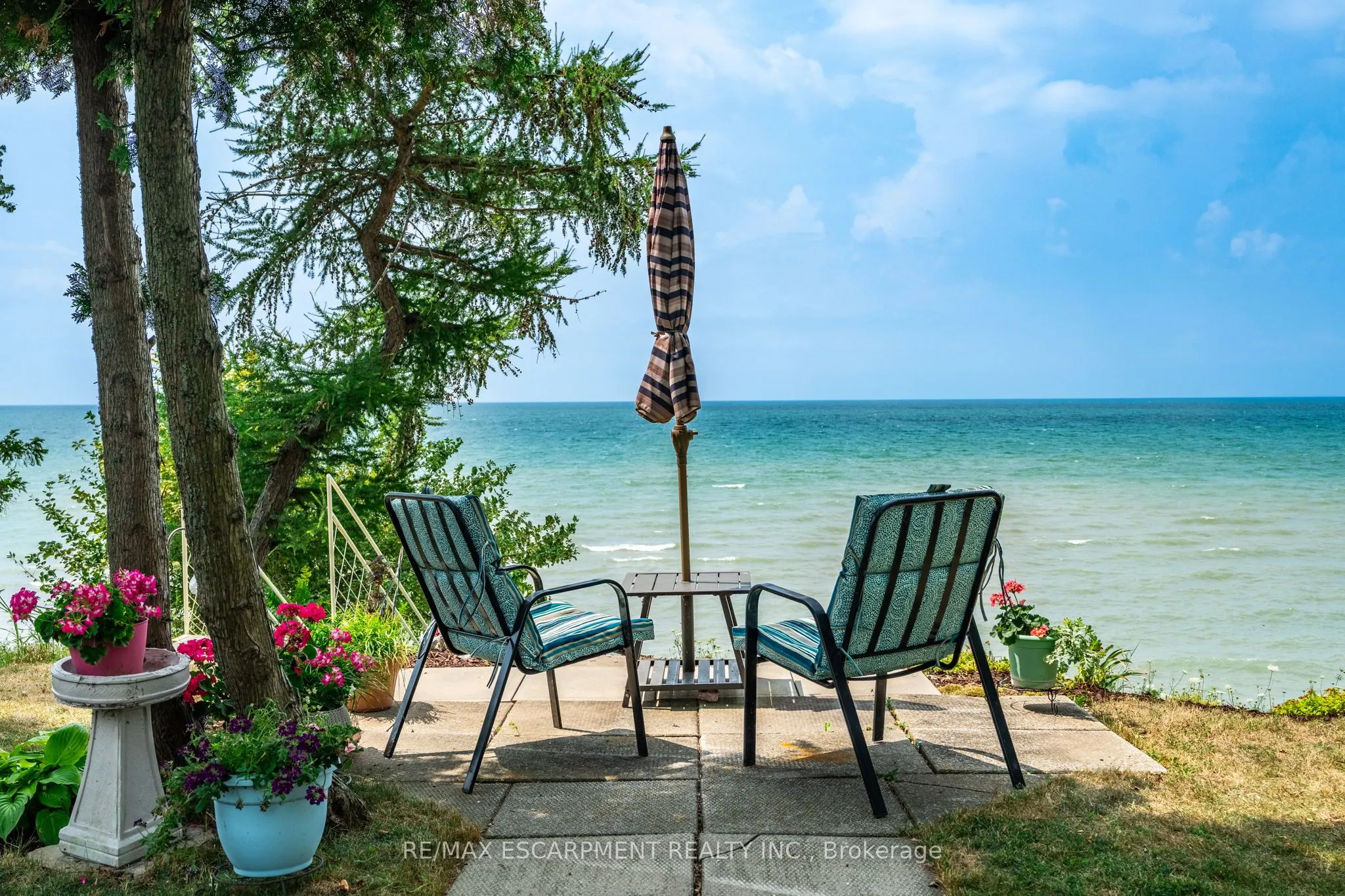 58 LAKESIDE Drive