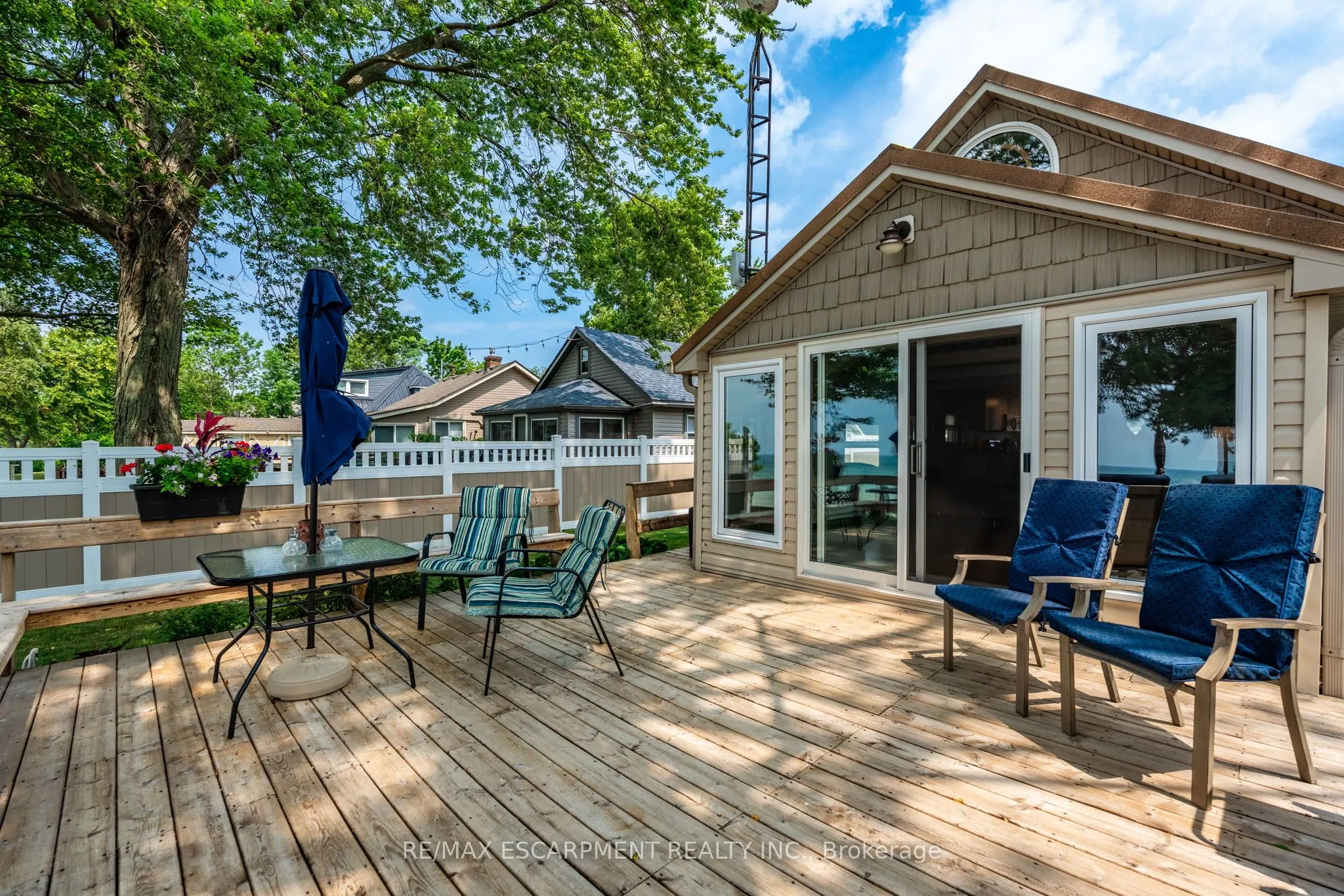 58 LAKESIDE Drive