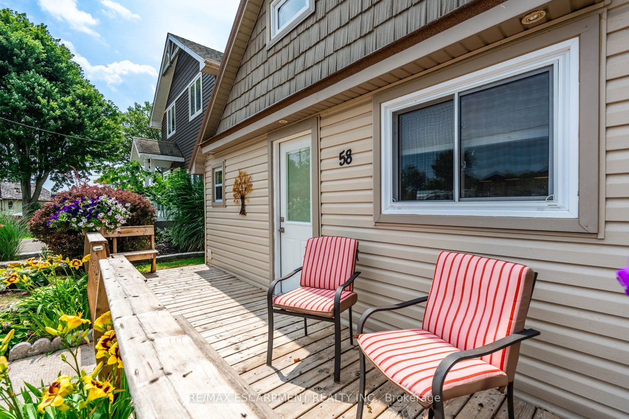 58 LAKESIDE Drive