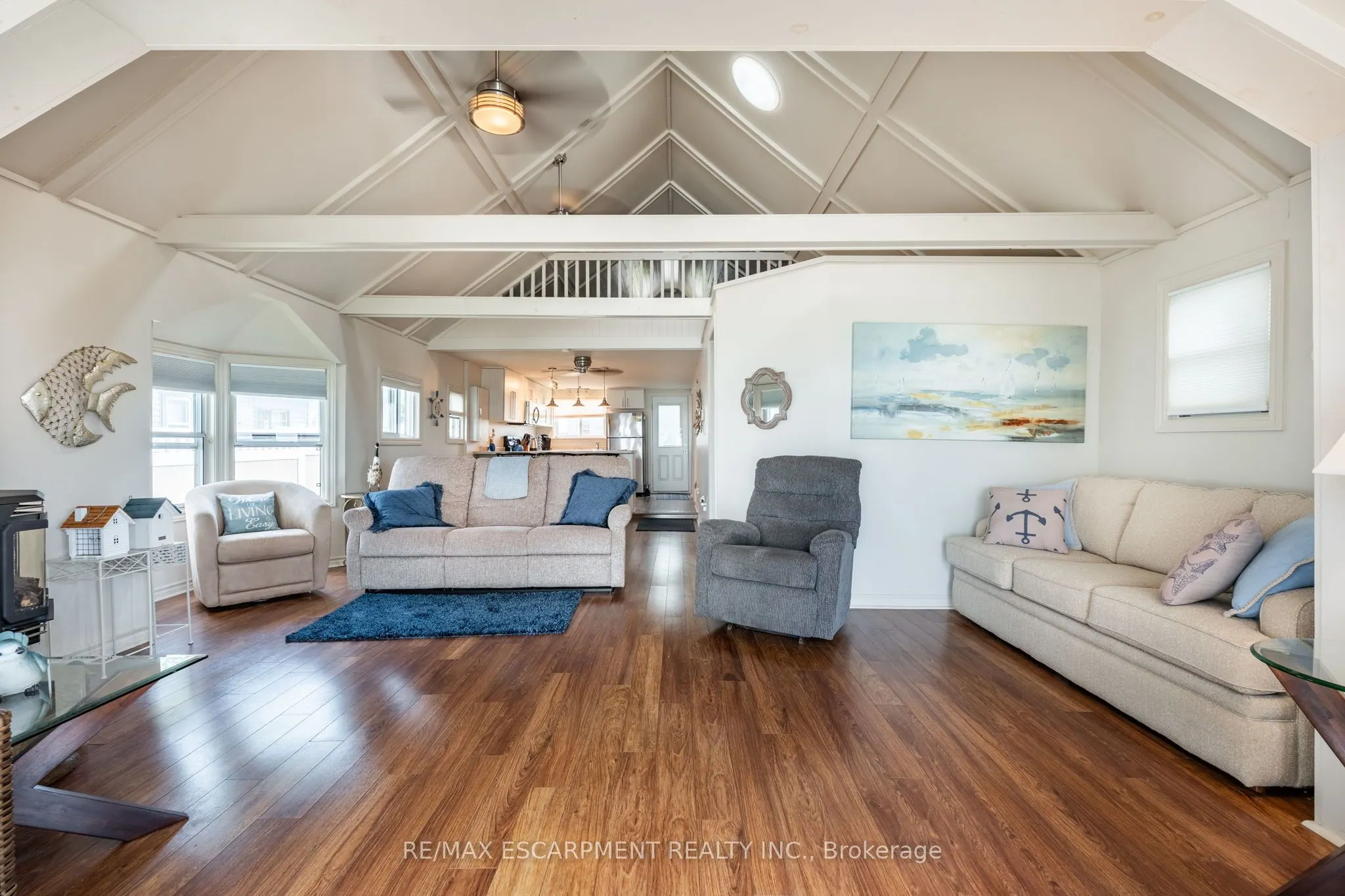 58 LAKESIDE Drive