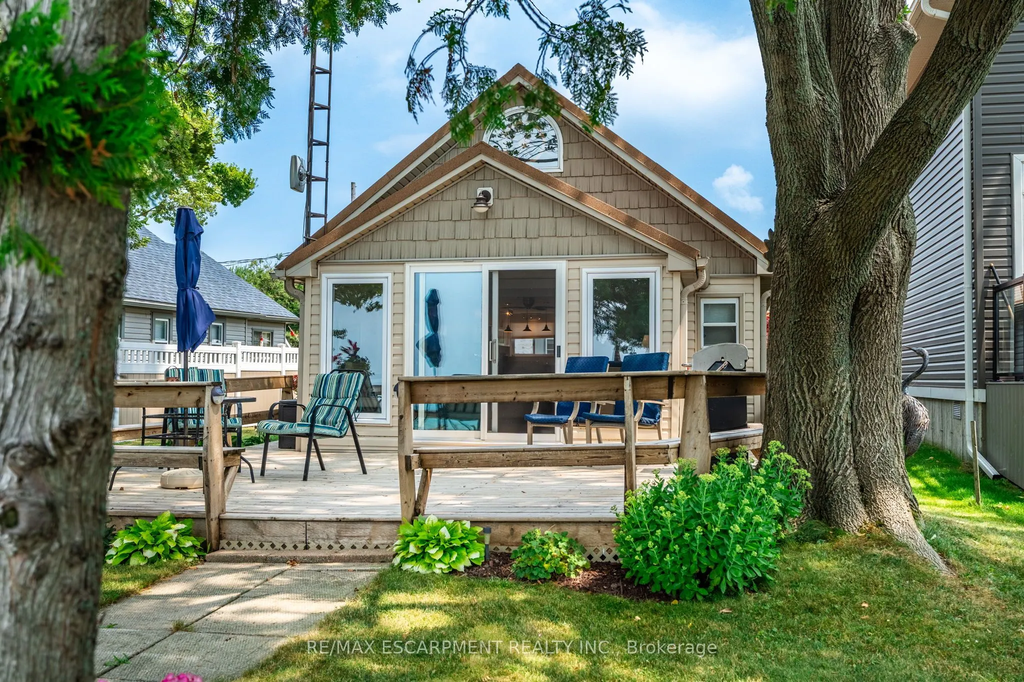 58 LAKESIDE Drive