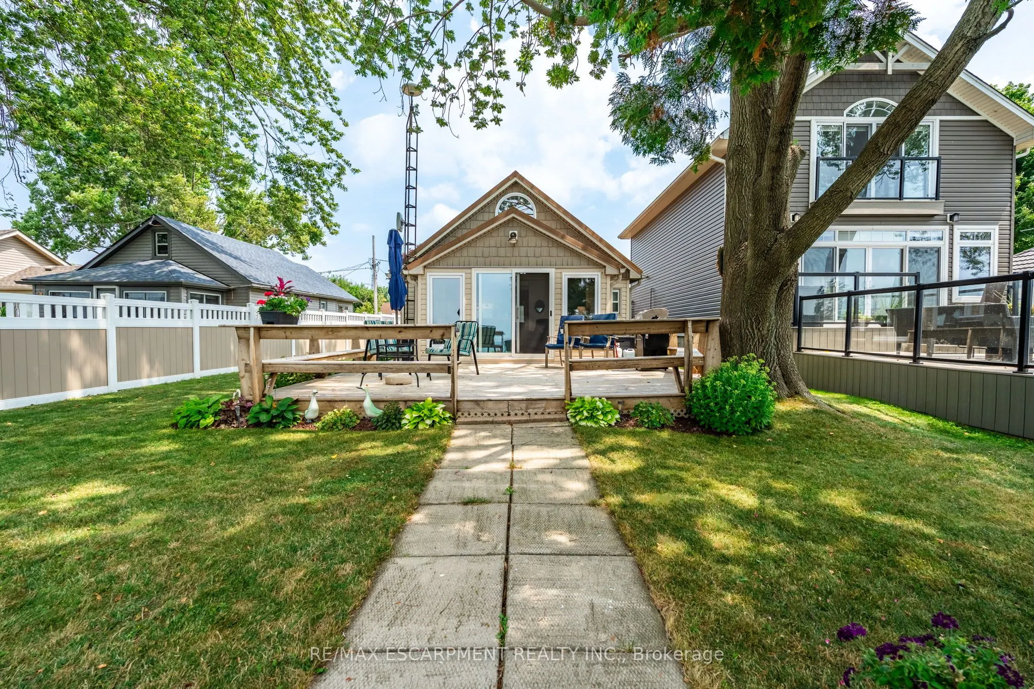 58 LAKESIDE Drive