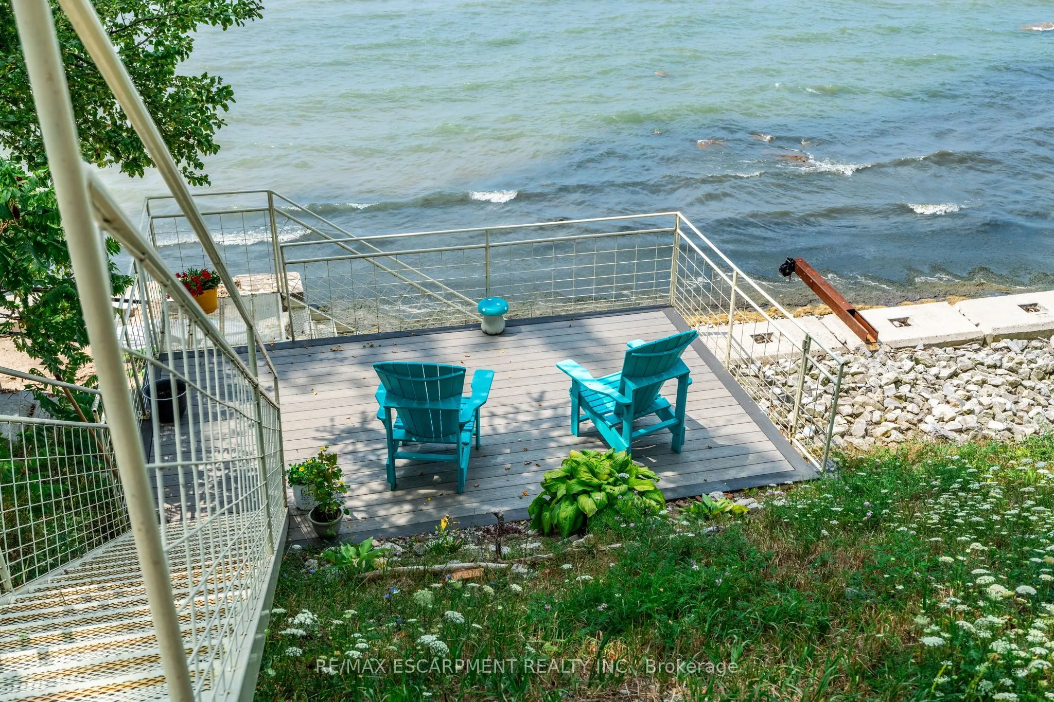 58 LAKESIDE Drive