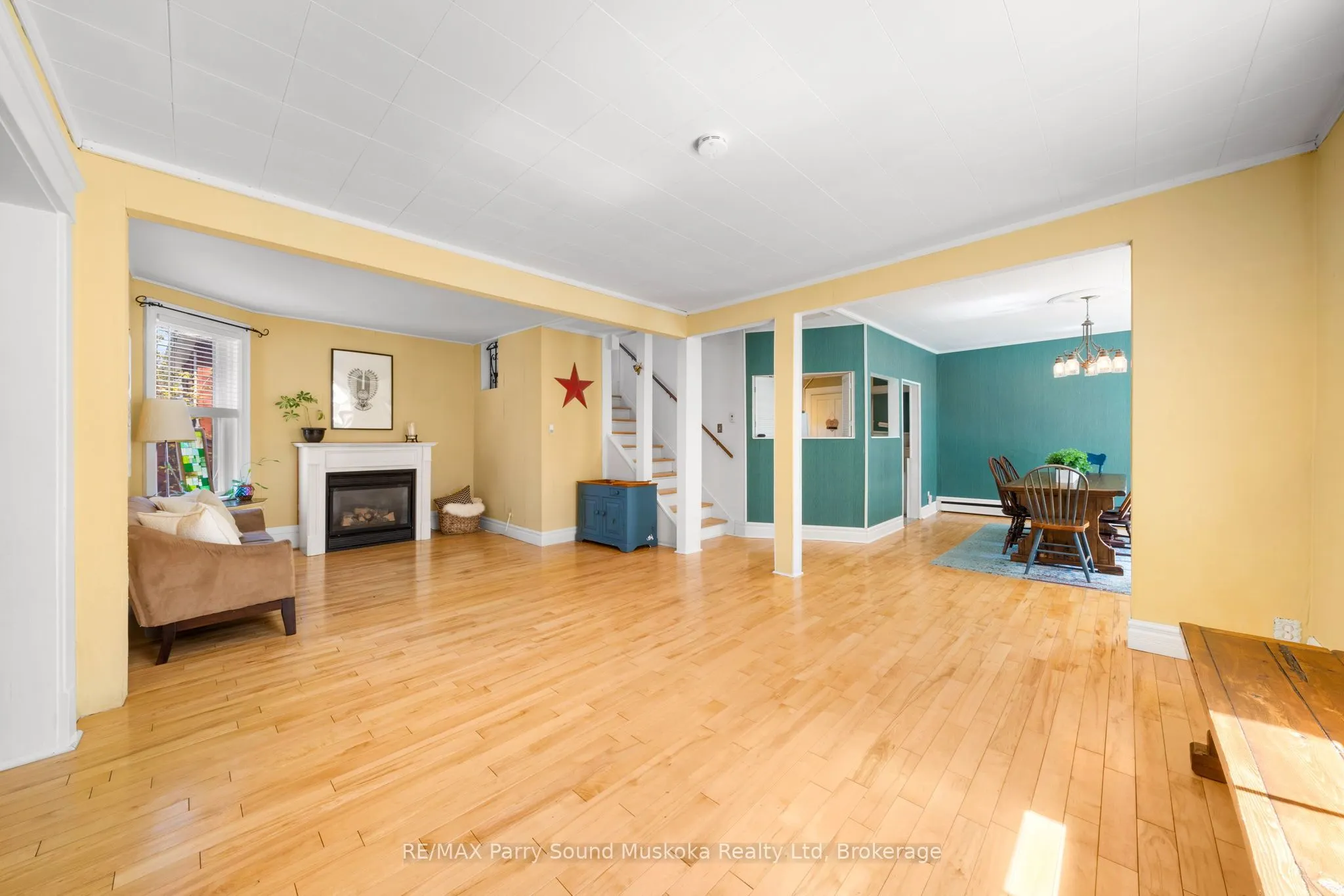 17 Waubeek Street