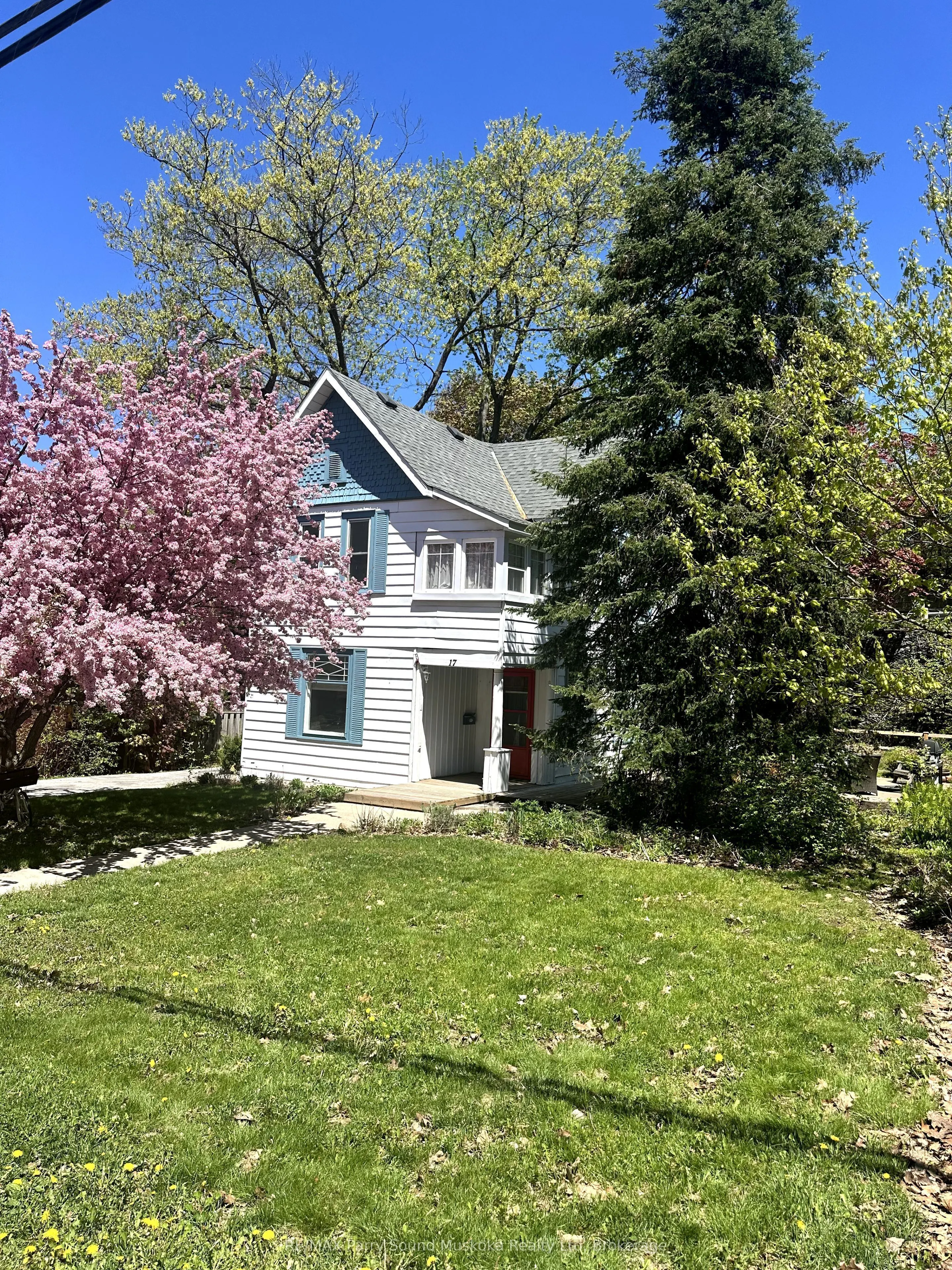 17 Waubeek Street