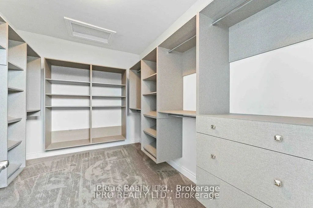 156 Finsbury Avenue