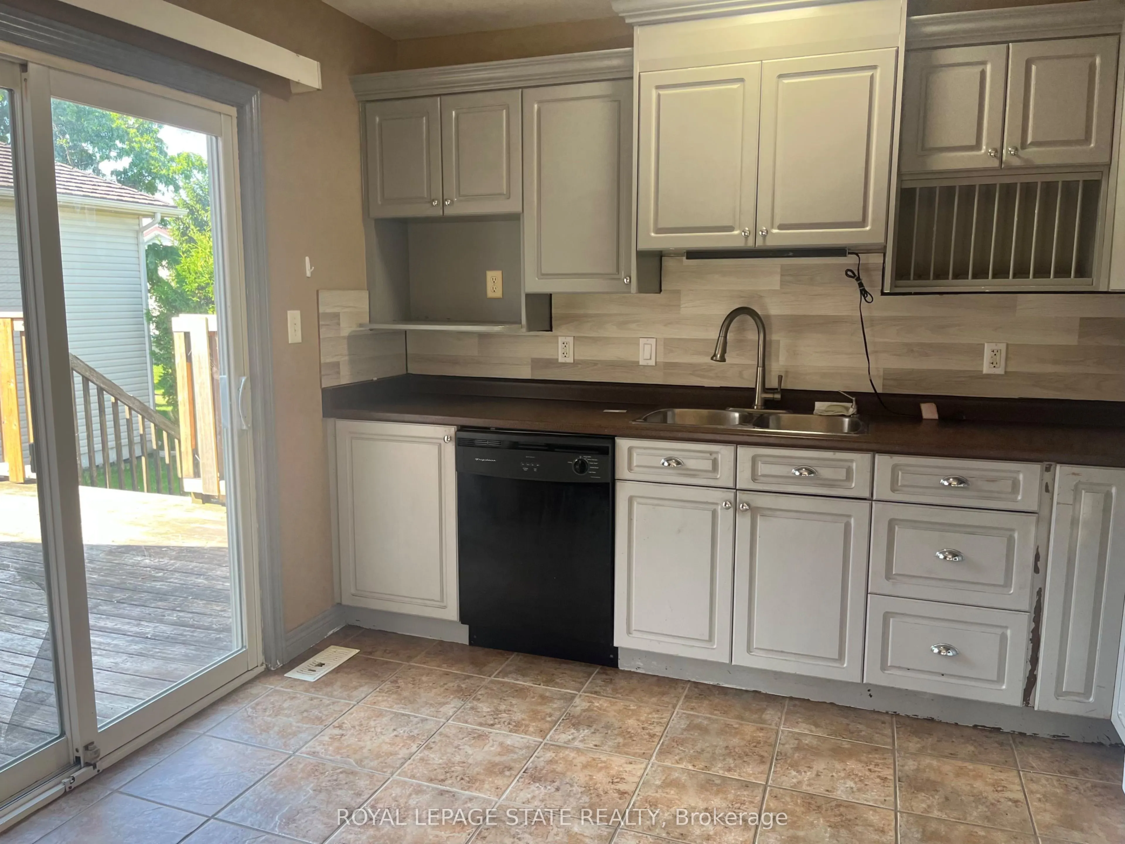 17 Mapleview Drive
