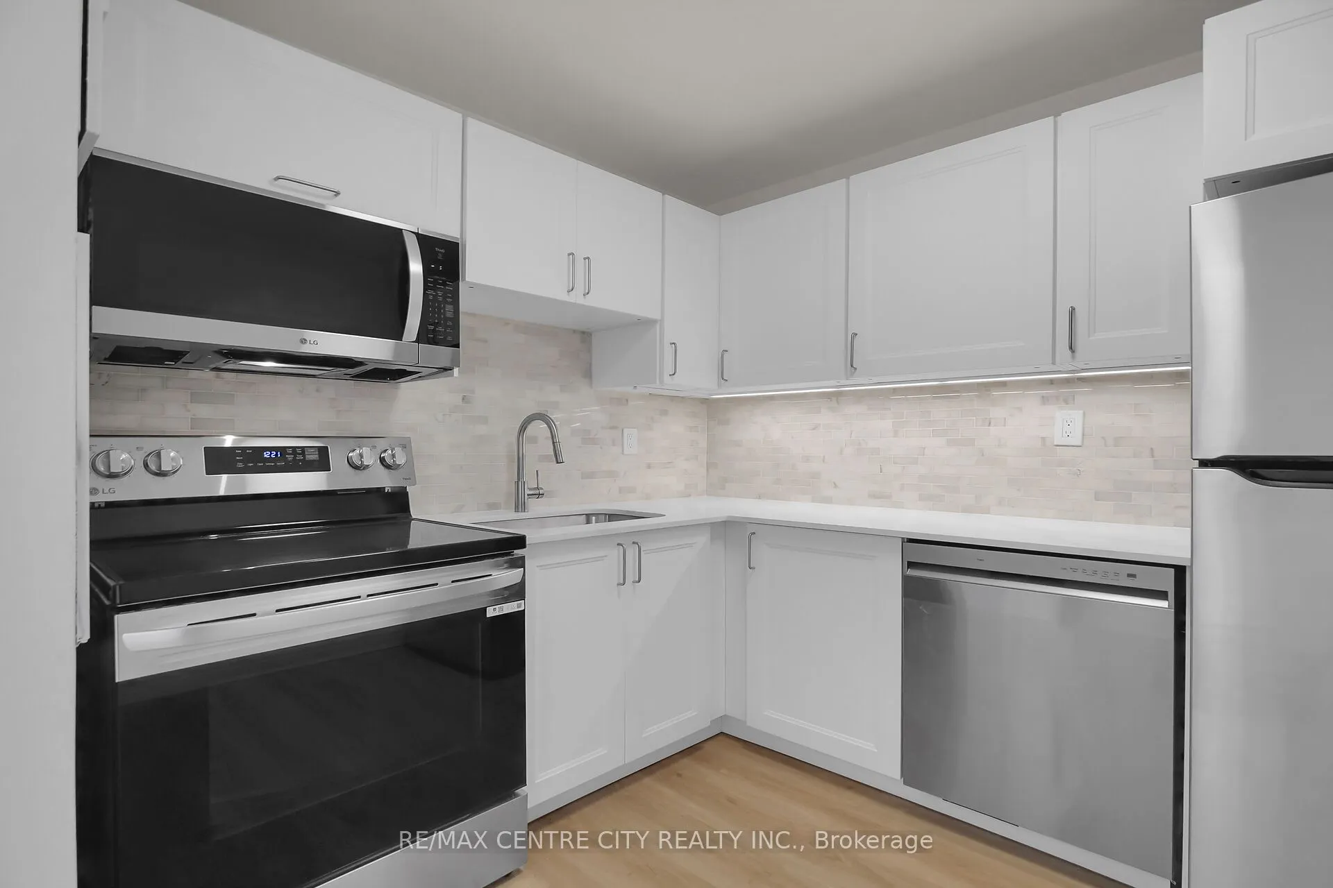 573 Mornington Avenue, #512