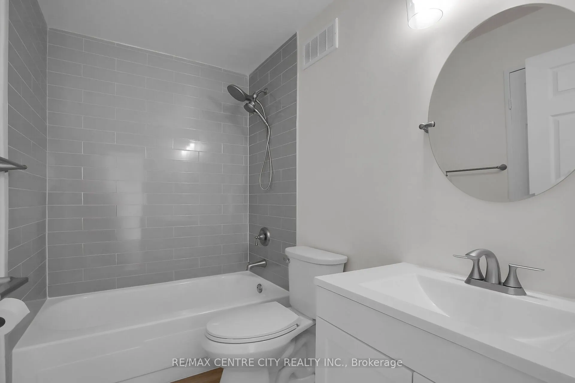 573 Mornington Avenue, #512