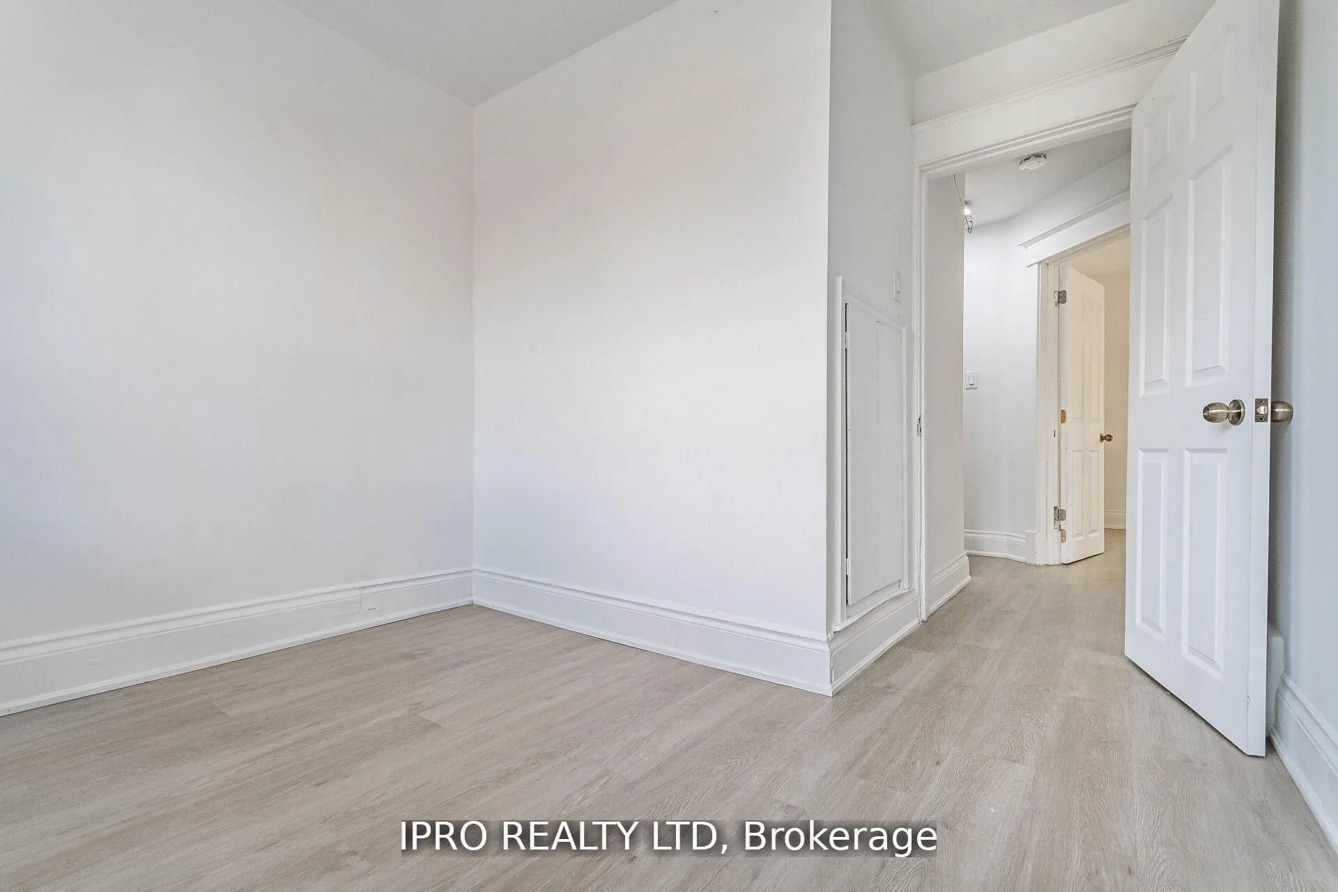35 Chestnut Avenue