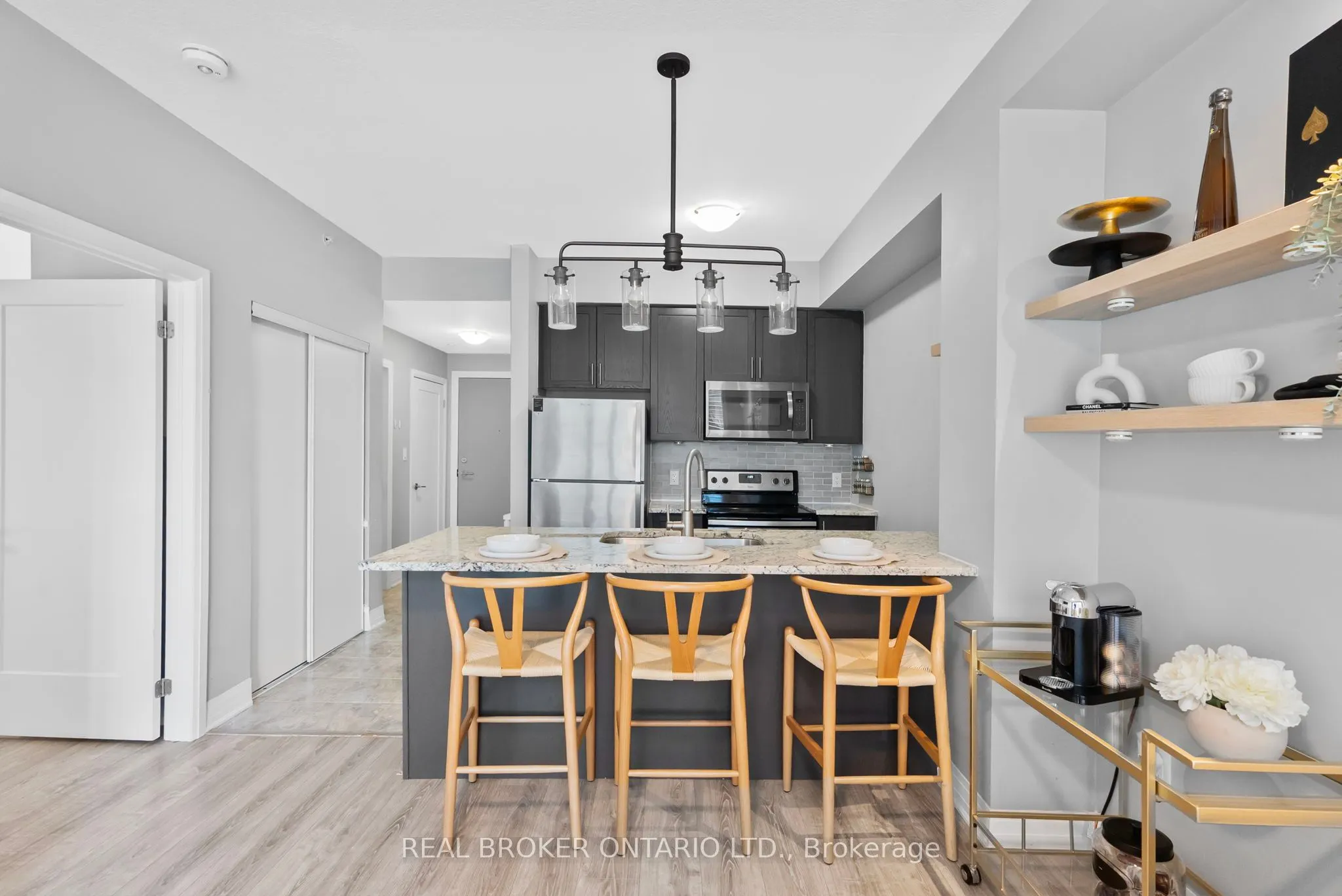 10 CONCORD Place W, #110