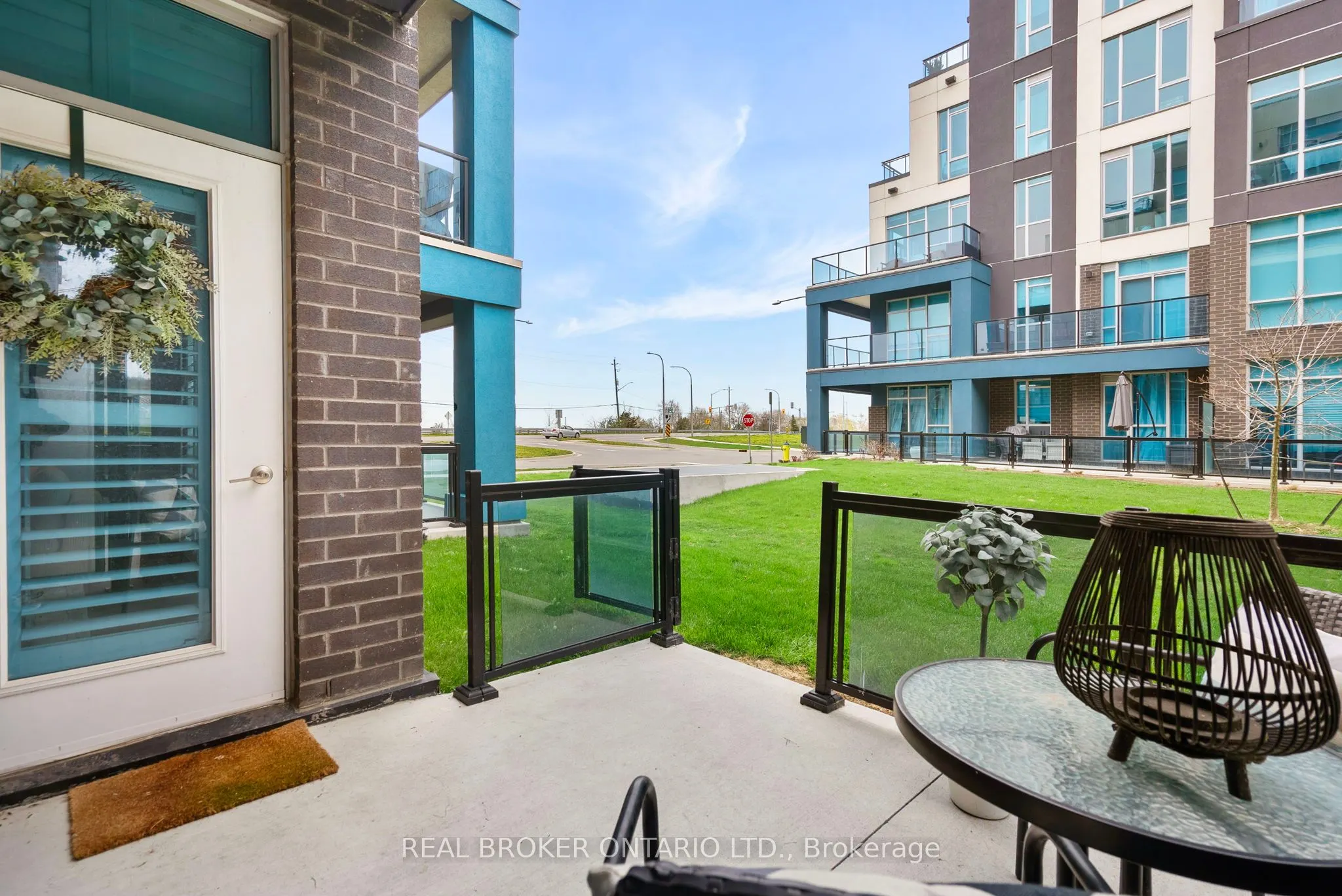10 CONCORD Place W, #110